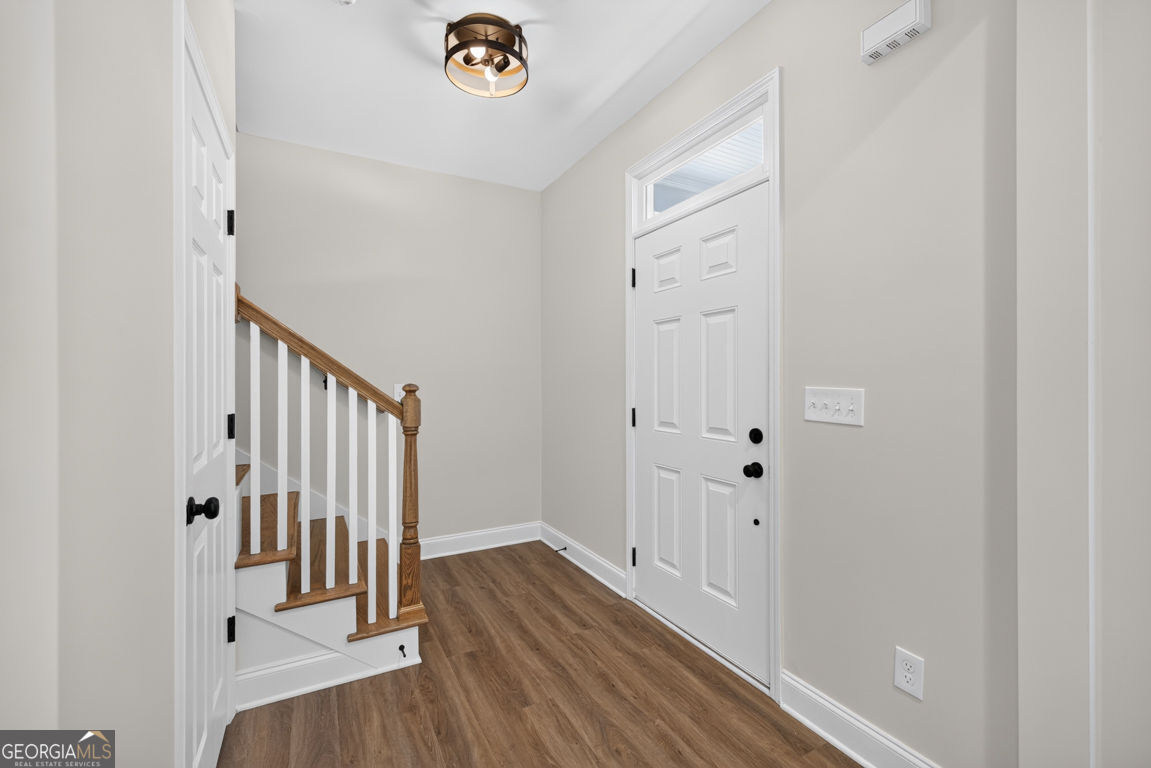 125 E 5th Street Property Photo 6