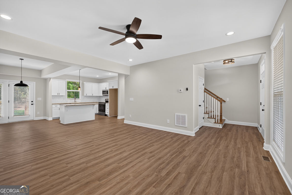 125 E 5th Street Property Photo 7