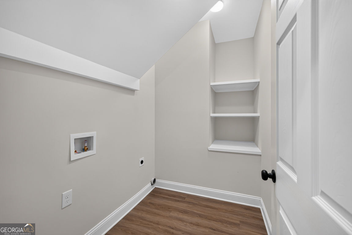 125 E 5th Street Property Photo 16