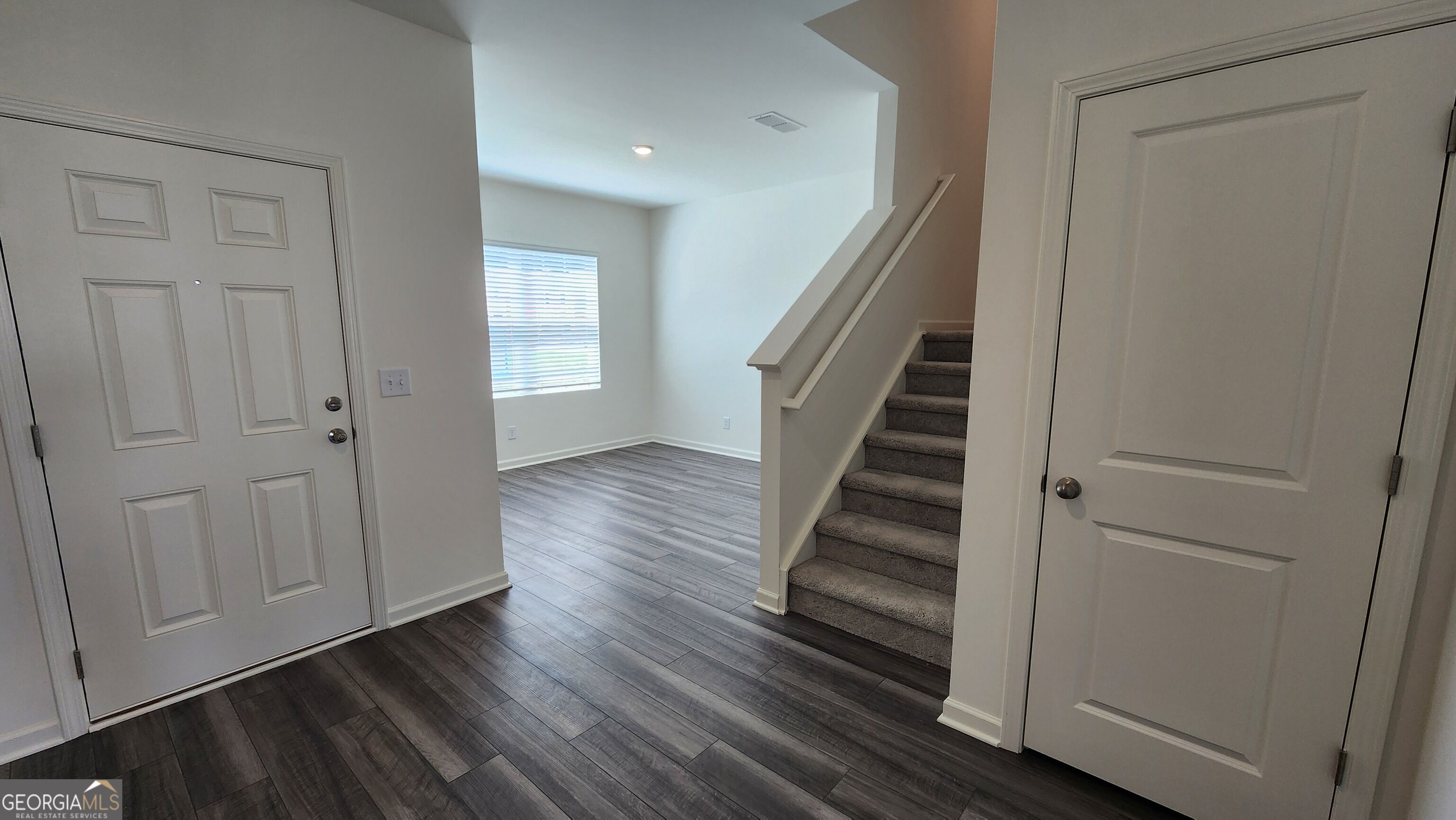 781 Pesking Drive Property Photo 2
