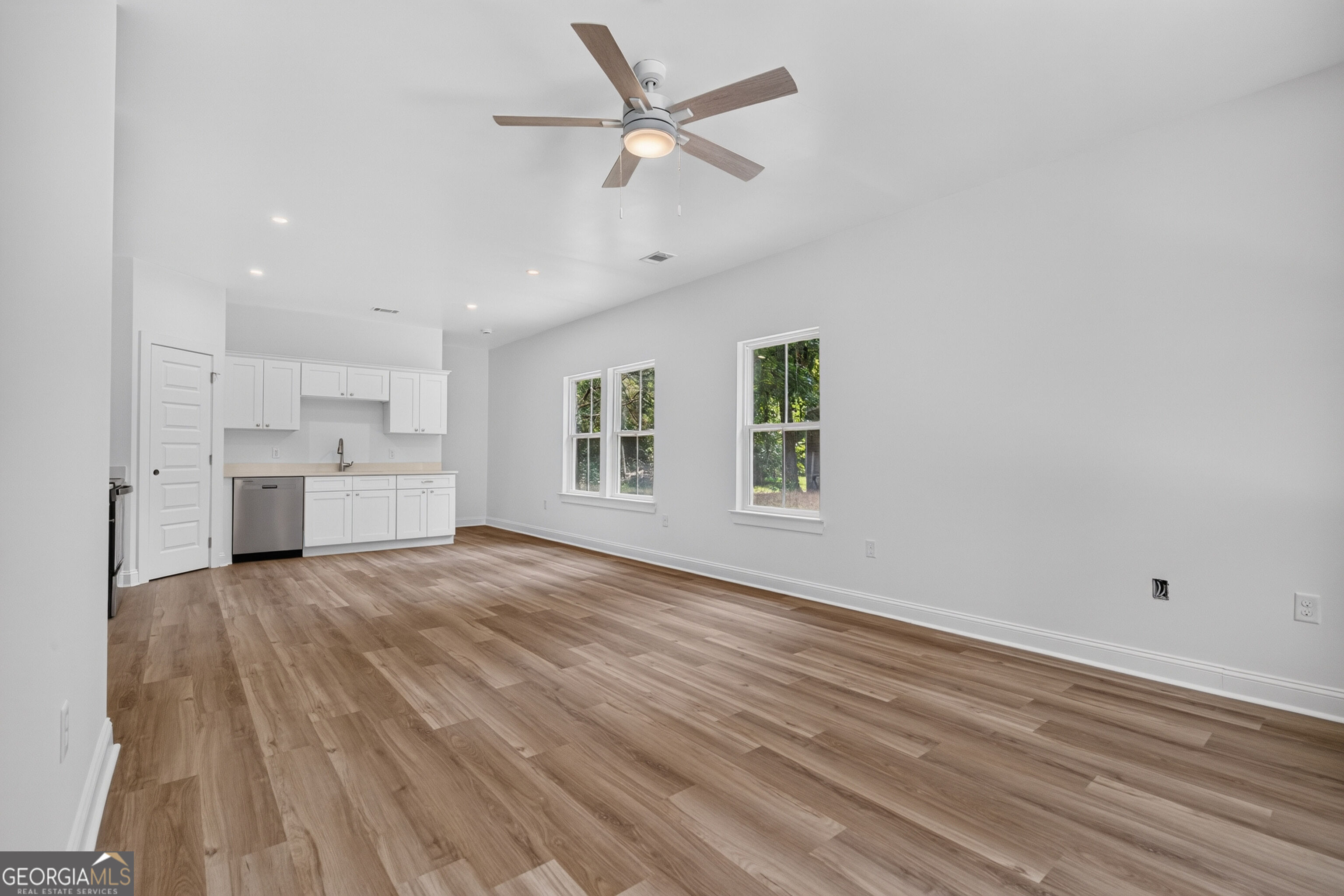 1096 Casey Road Property Photo 3