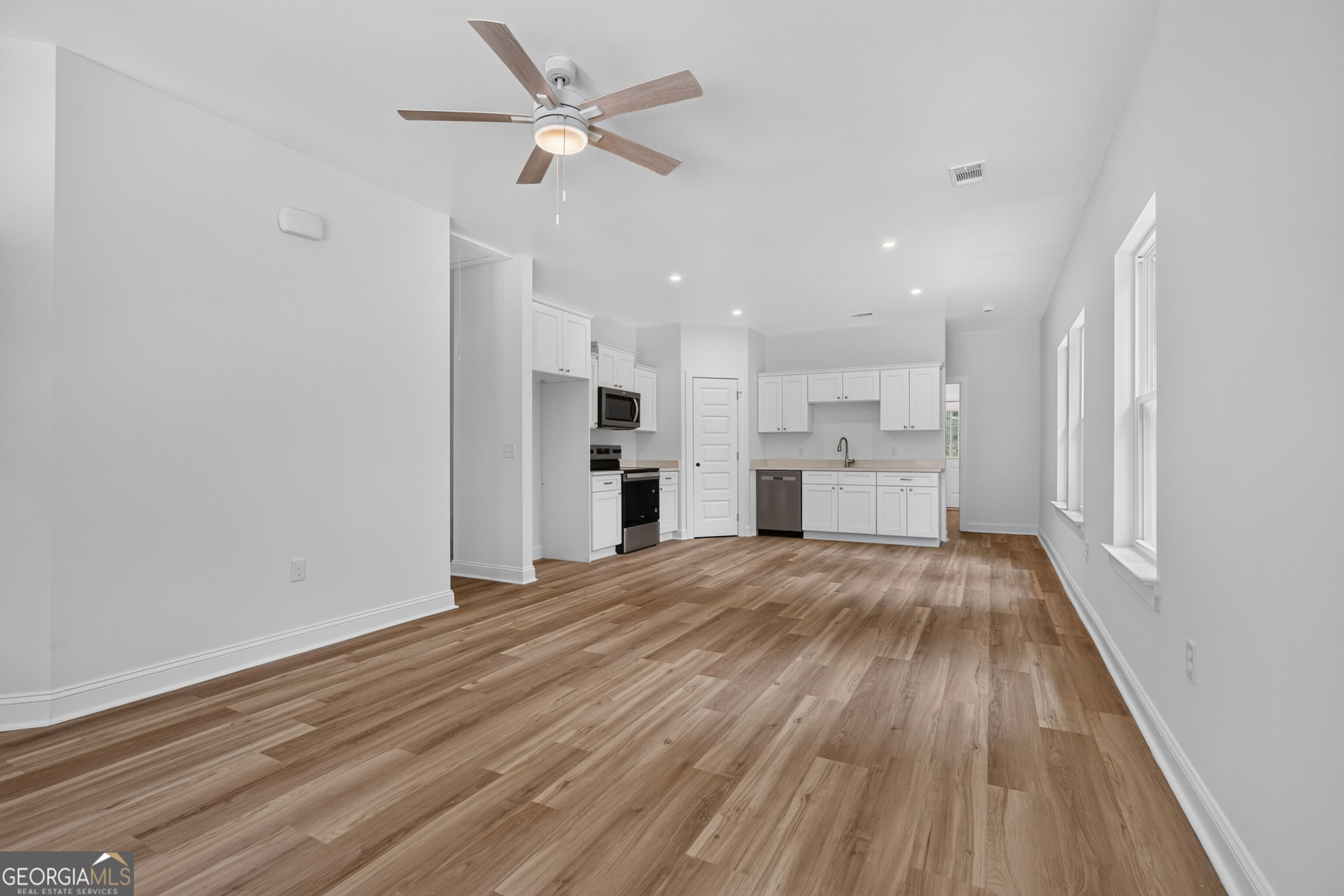 1096 Casey Road Property Photo 5