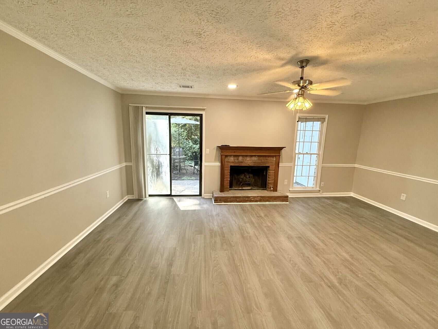 2777 New South Drive Property Photo 6