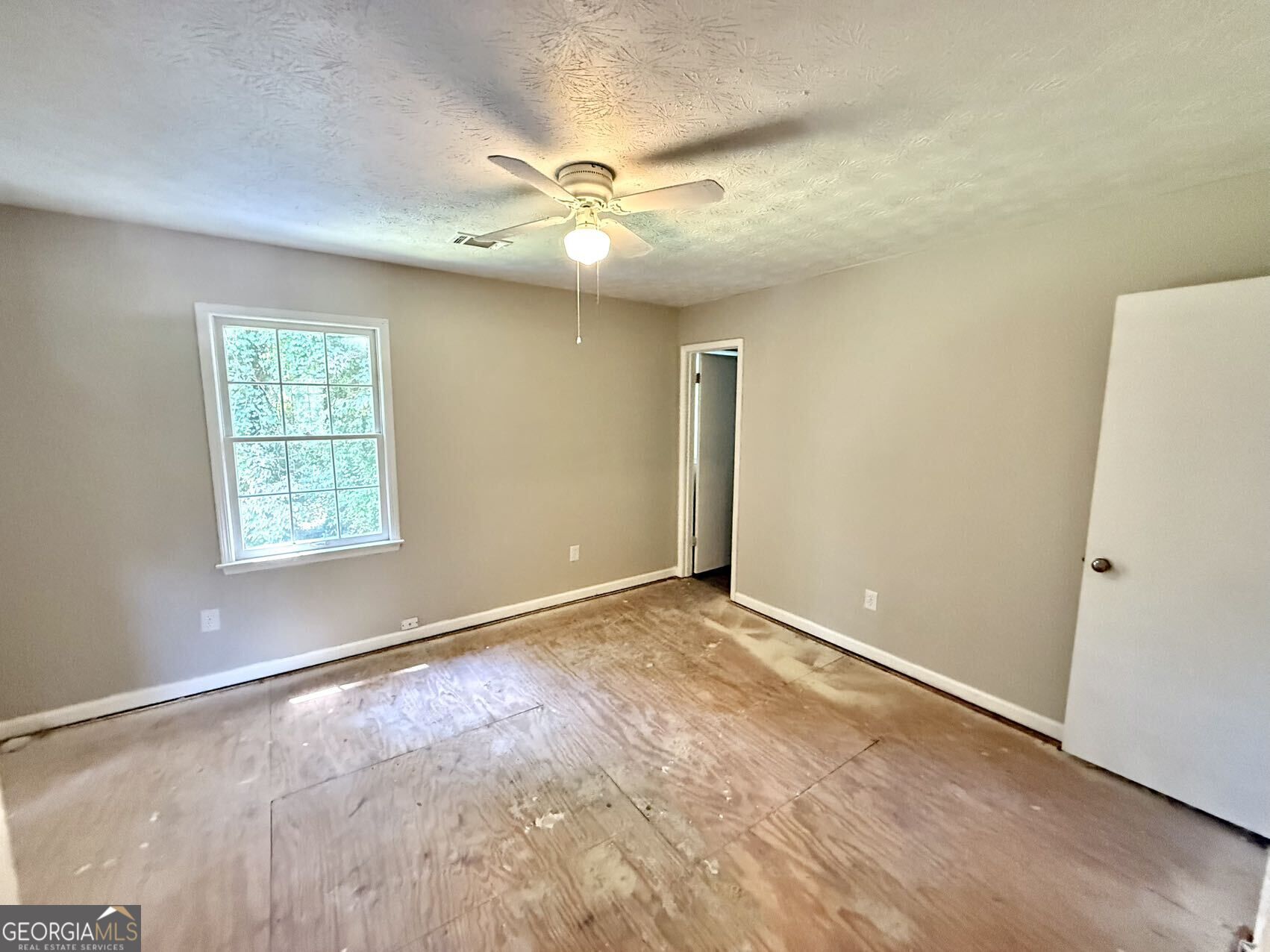 2777 New South Drive Property Photo 11