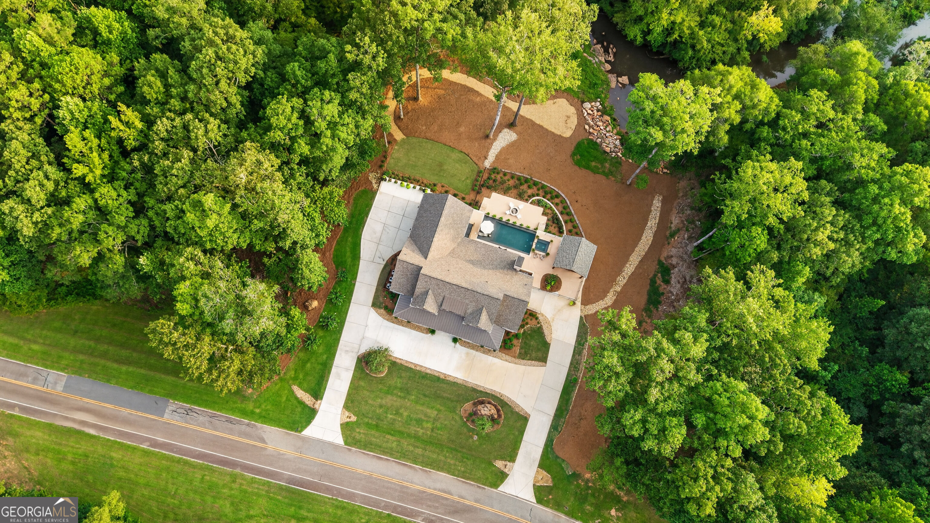 109 Forest Pointe Drive Property Photo 3