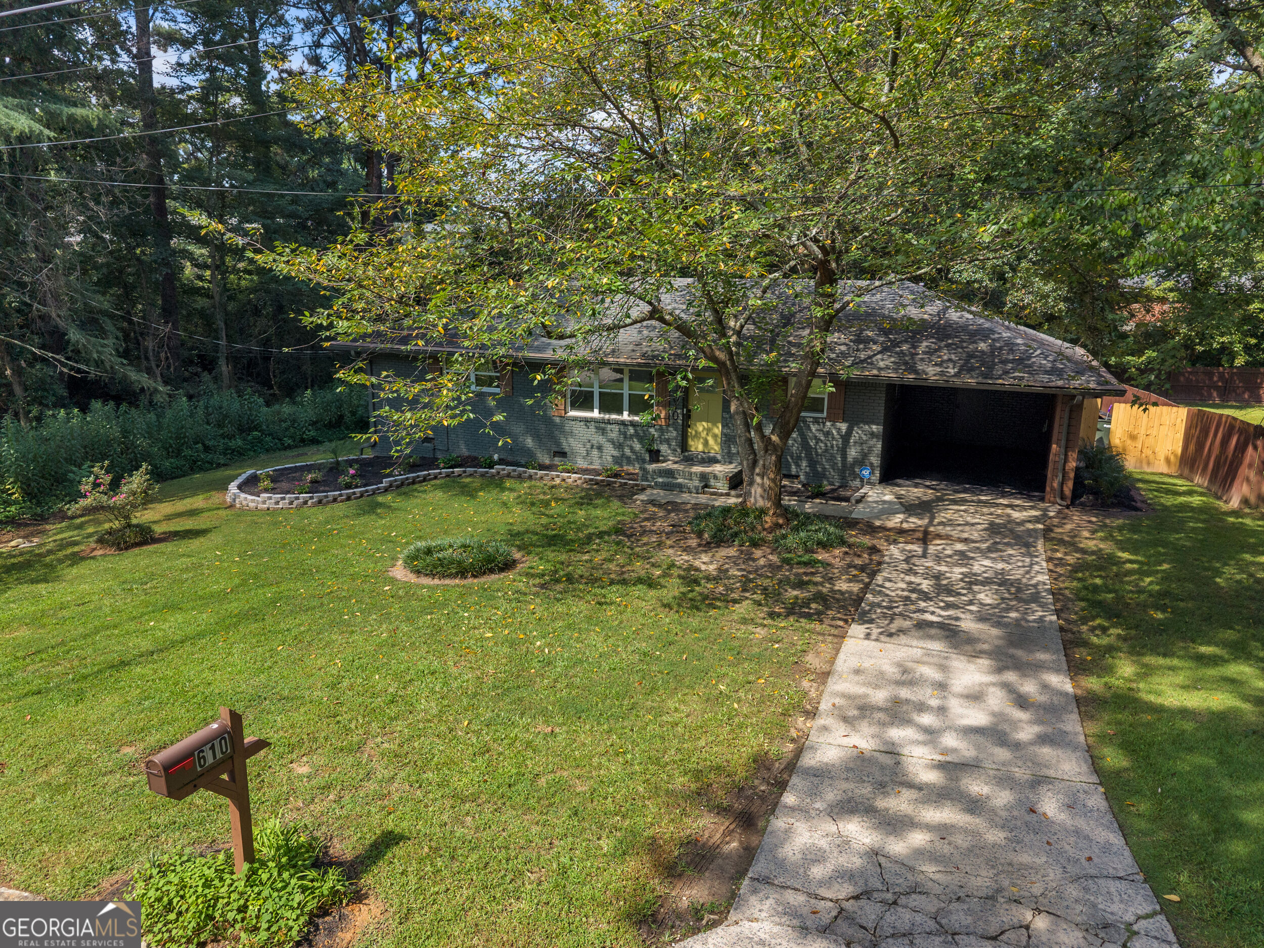 610 Oriole Drive Se Property Photo 1