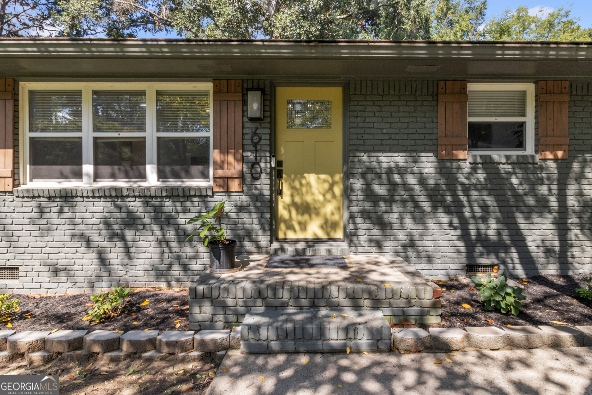 610 Oriole Drive Se Property Photo 4