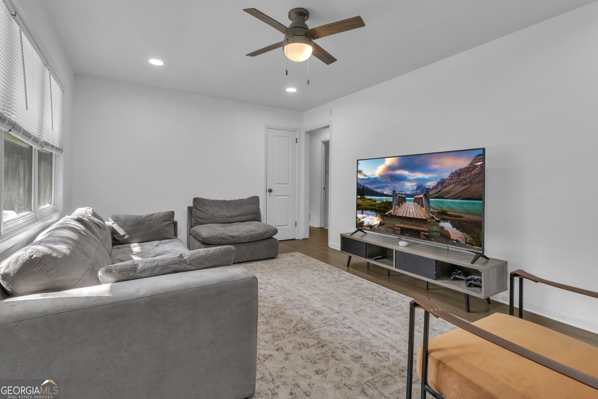 610 Oriole Drive Se Property Photo 6