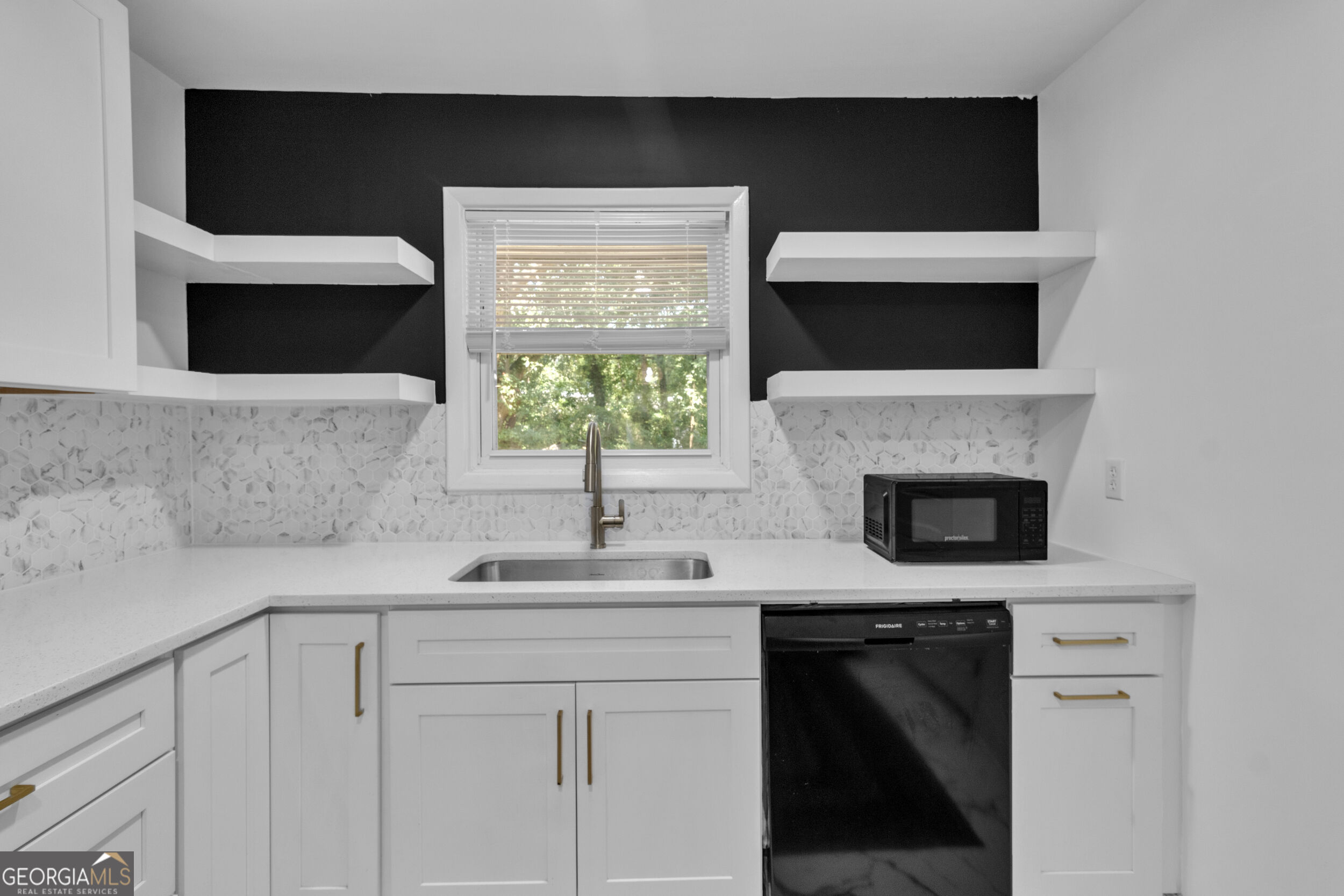 610 Oriole Drive Se Property Photo 12