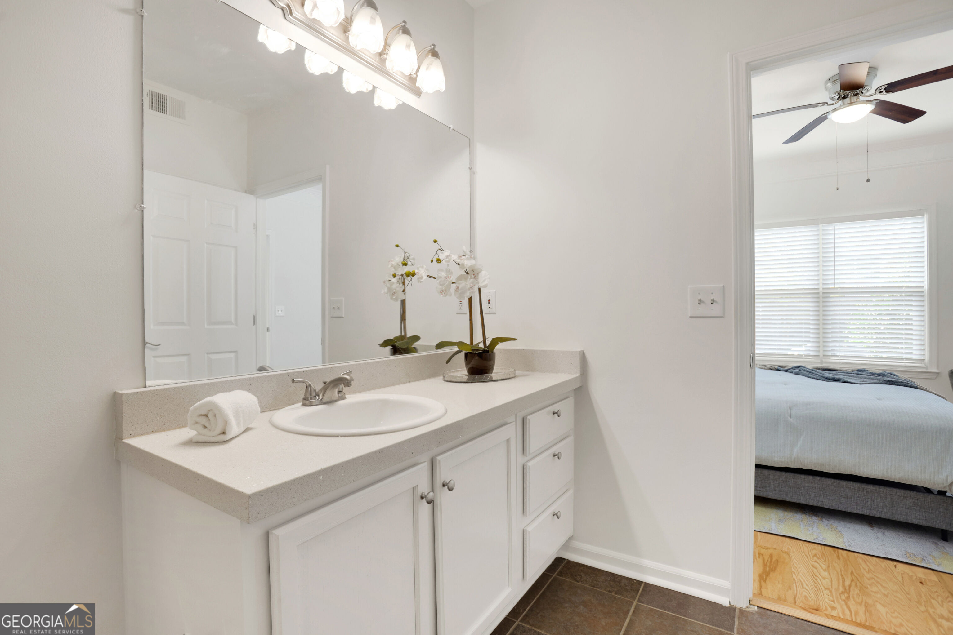 2700 Pine Tree Road Ne # 1017 Property Photo 24