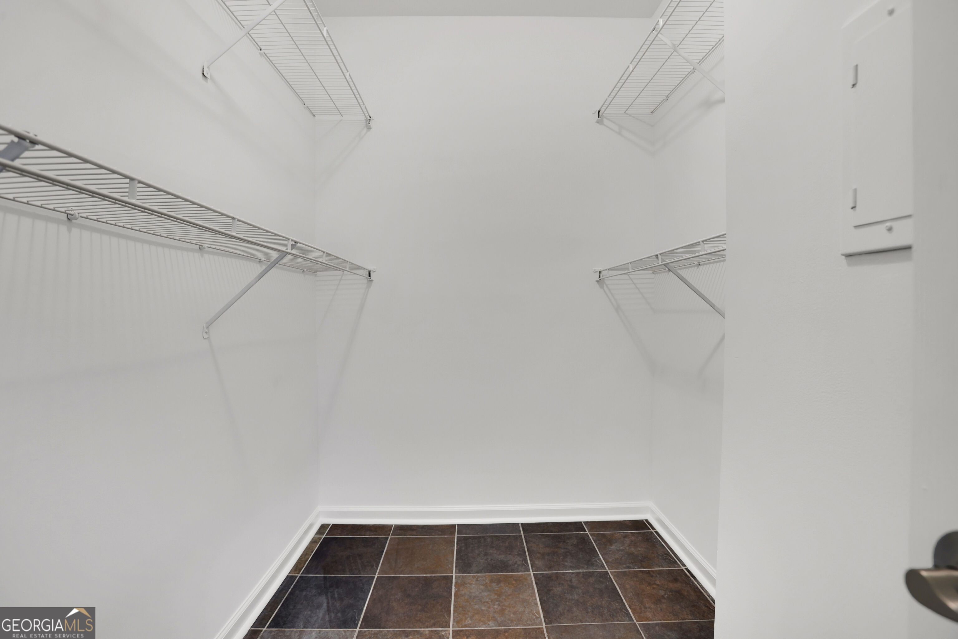 2700 Pine Tree Road Ne # 1017 Property Photo 31