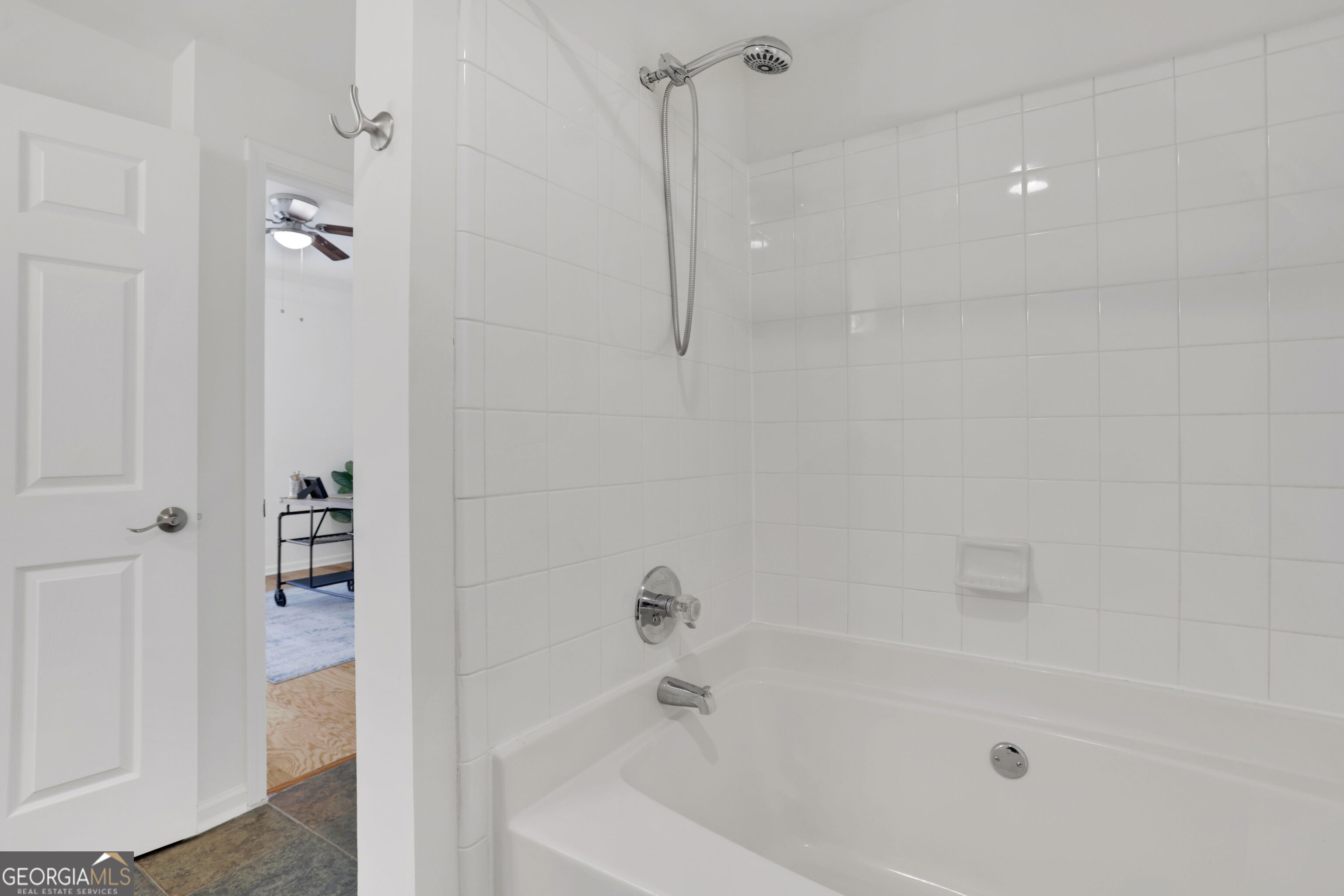 2700 Pine Tree Road Ne # 1017 Property Photo 34