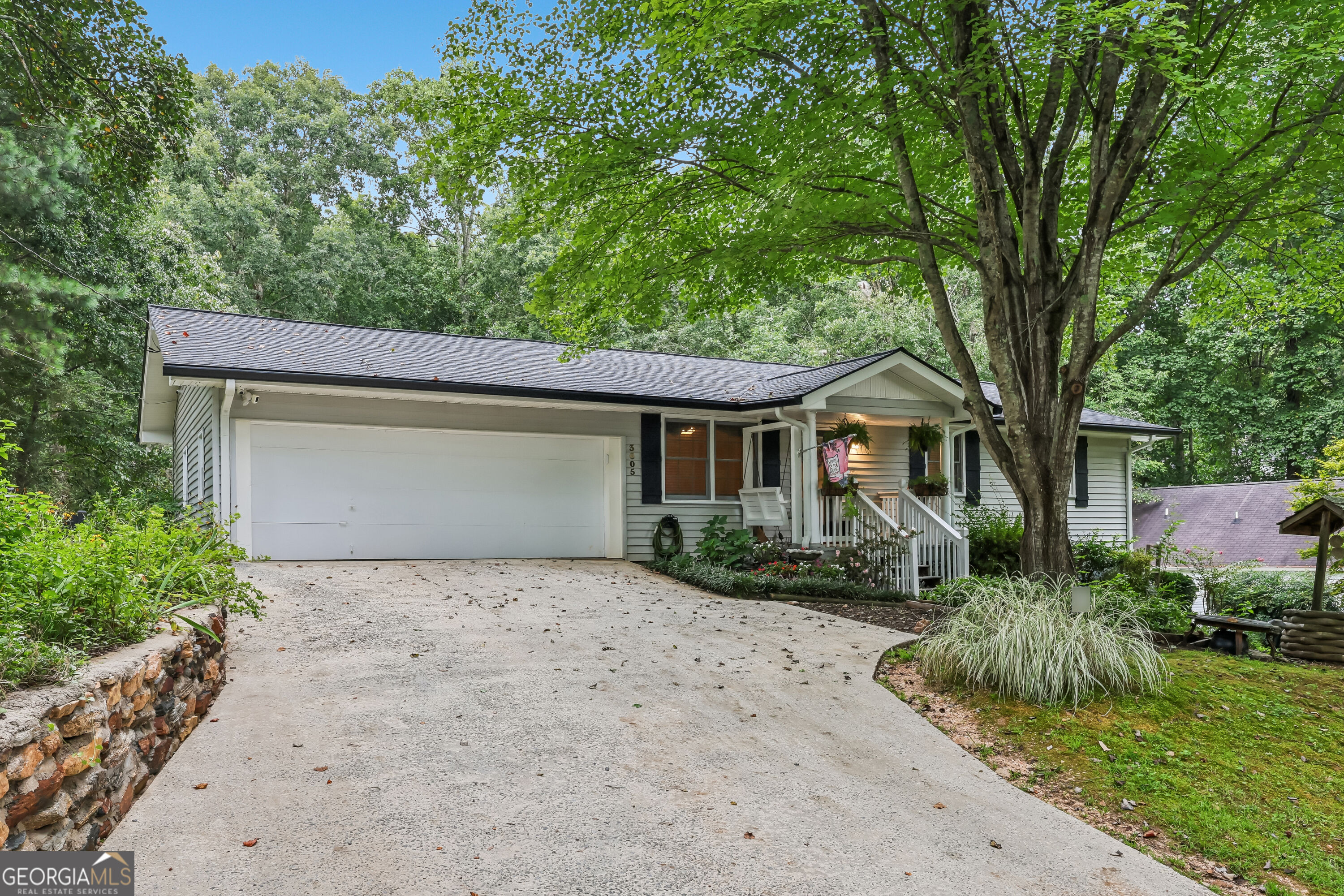 3605 Riviera Drive Property Photo 1
