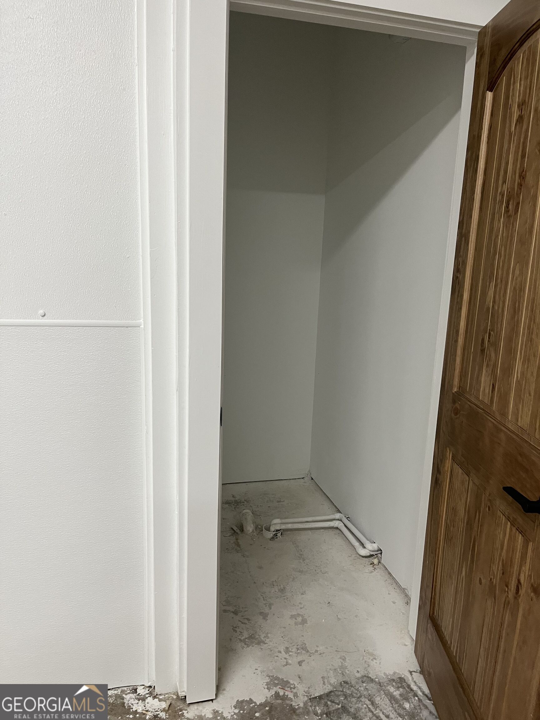 544 E Main Street Property Photo 5
