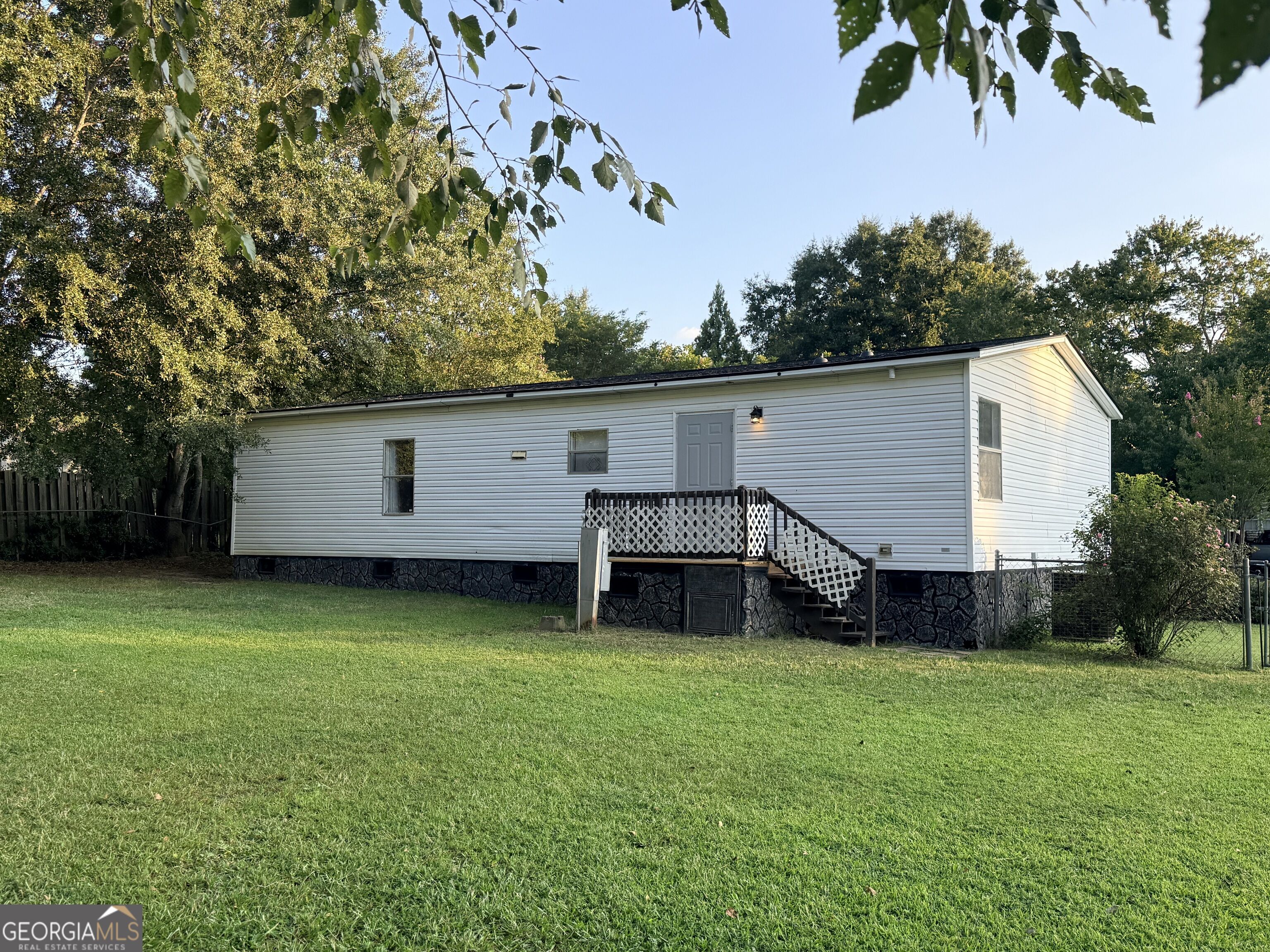 84 Skyland Drive E Property Photo 3
