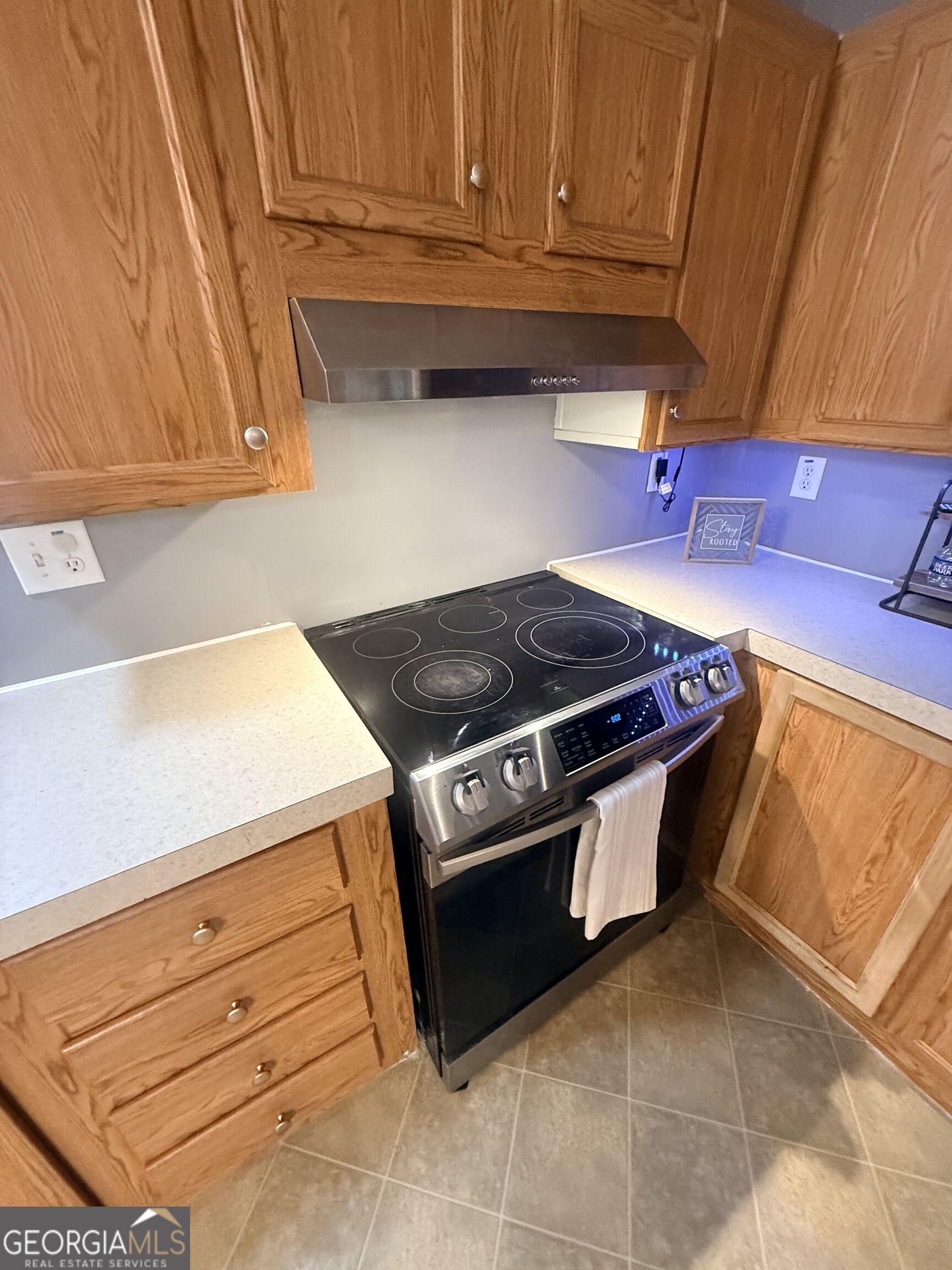 84 Skyland Drive E Property Photo 9