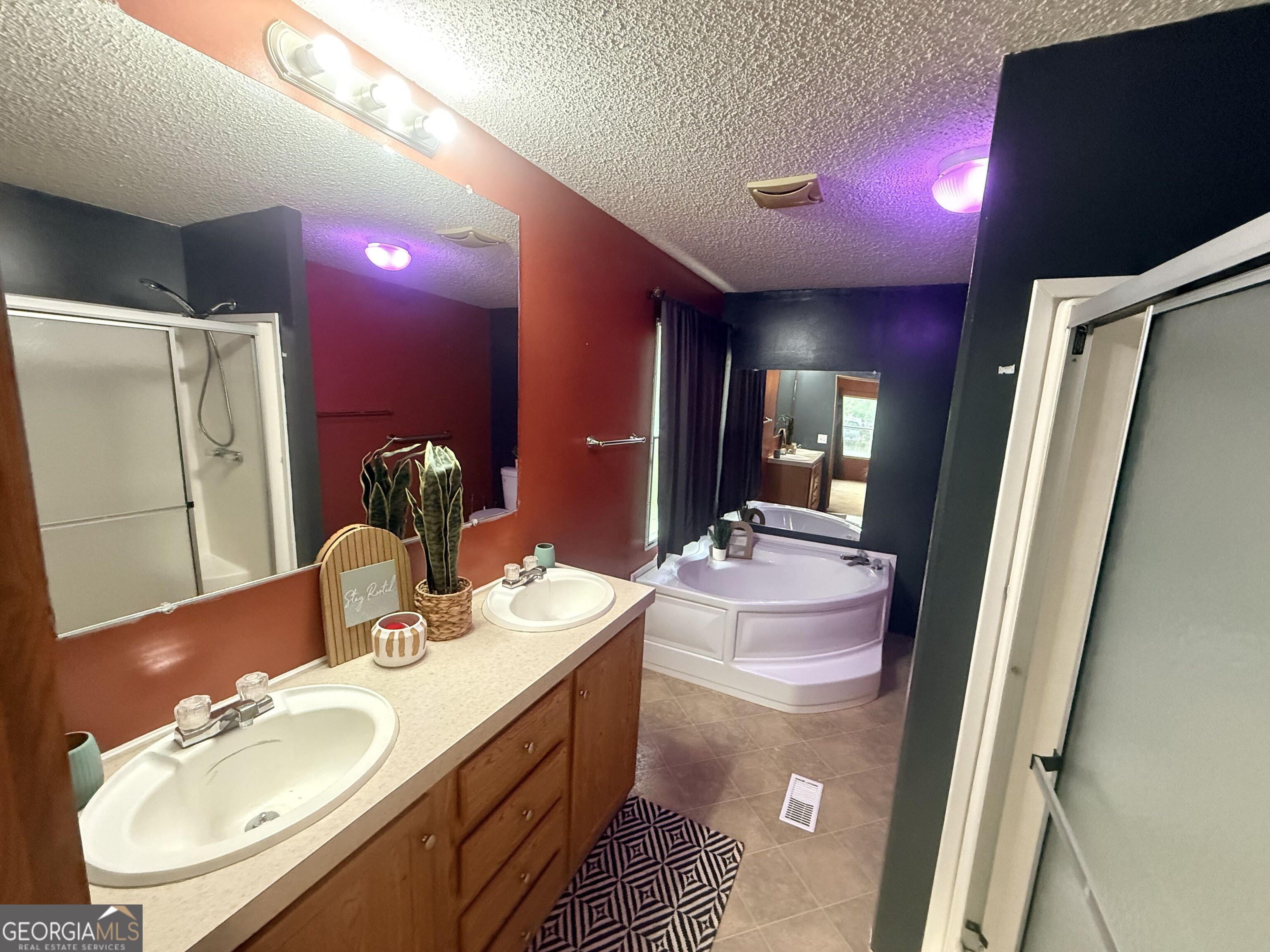 84 Skyland Drive E Property Photo 14