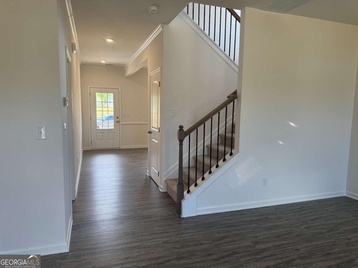 341 Bloomfield Circle Property Photo 6