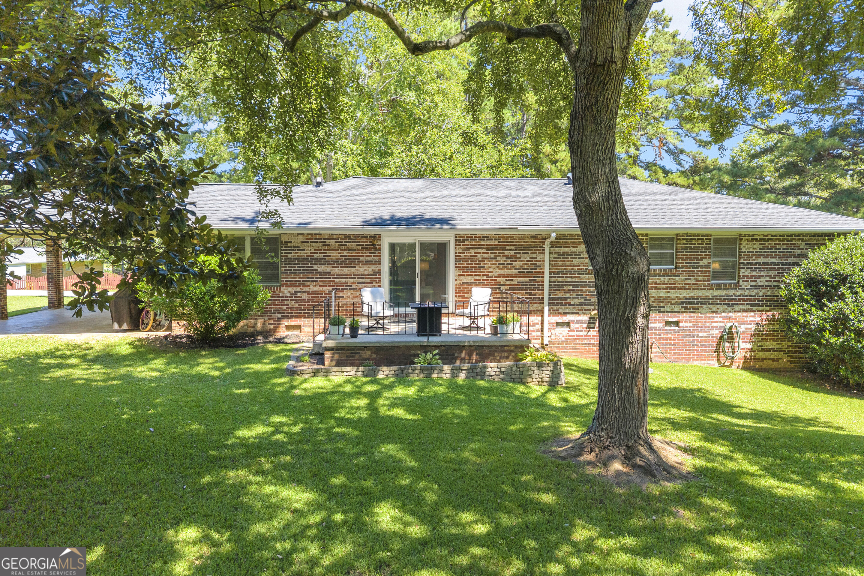 38 Julia Lane Property Photo 5