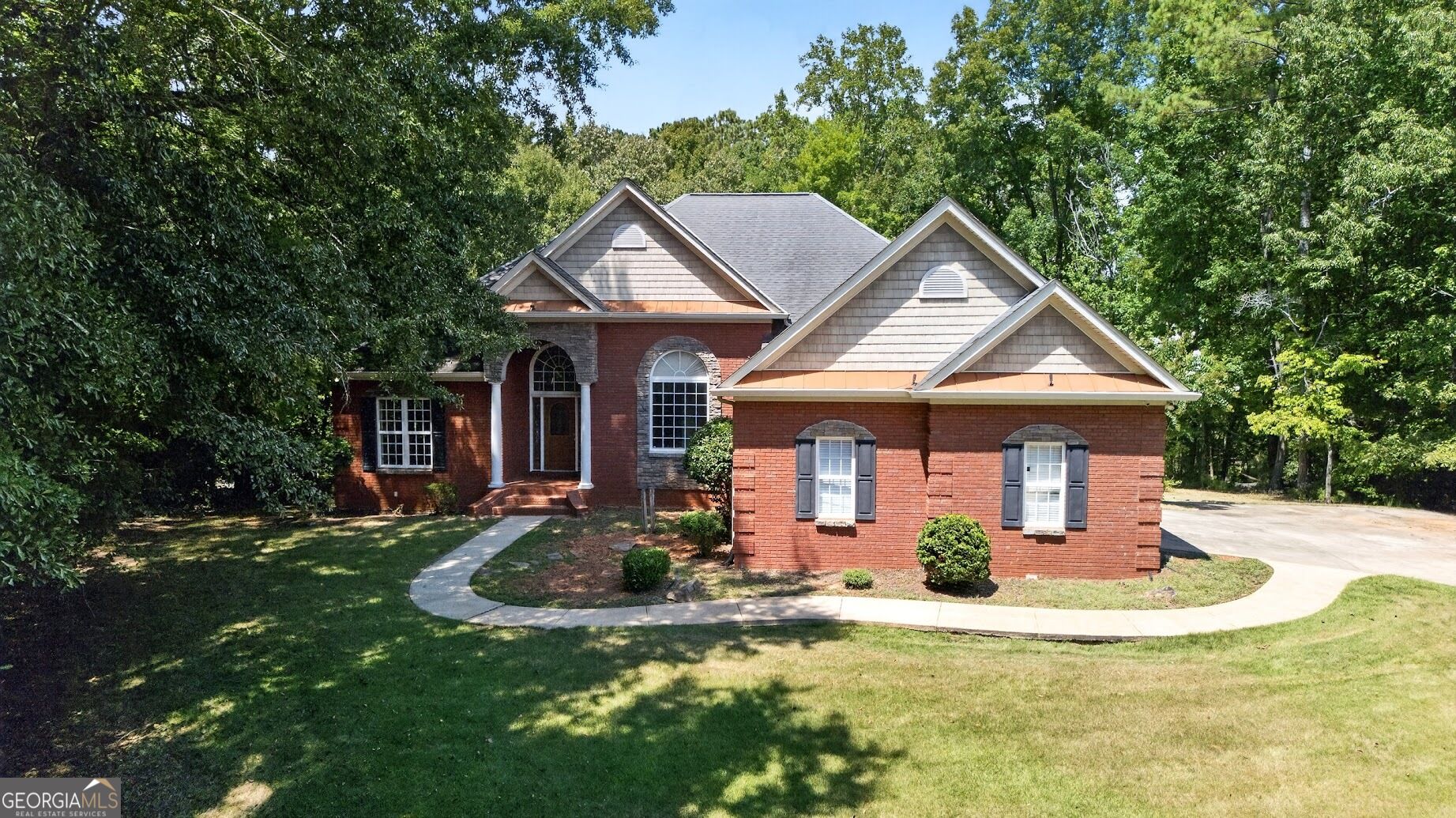 4002 White Oak Ln Lane Property Photo 1
