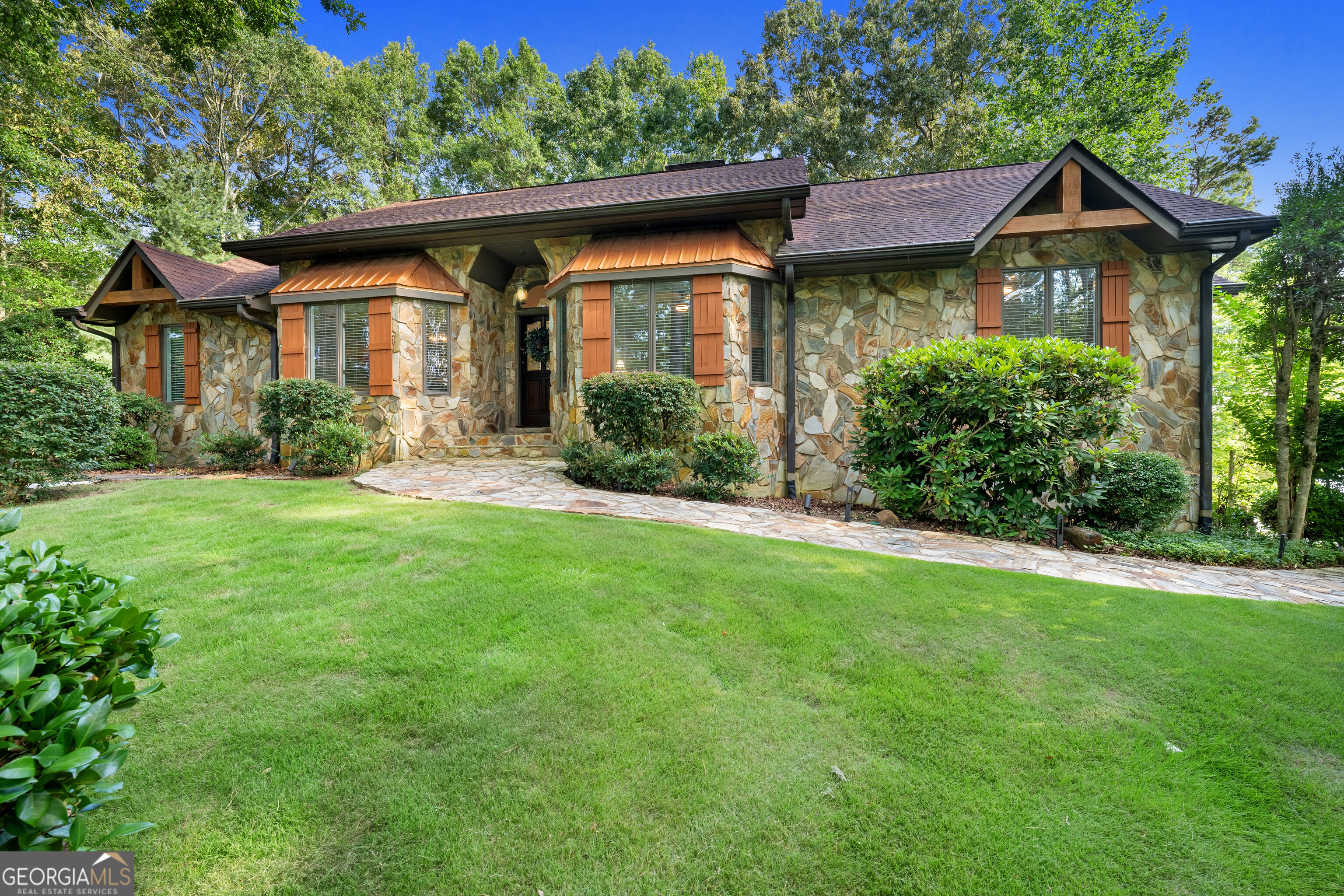 323 N Shores Drive Property Photo 1