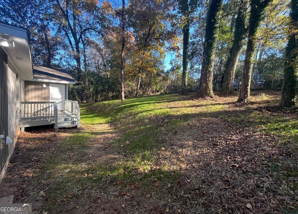 1957 Knightsbridge Road Property Photo 2