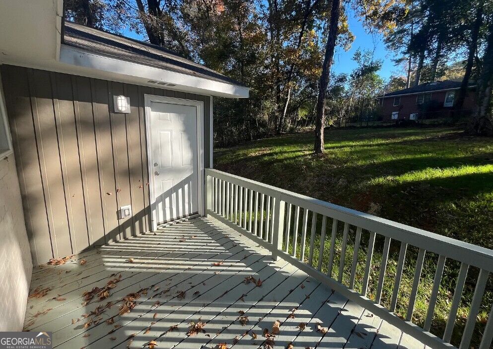 1957 Knightsbridge Road Property Photo 3