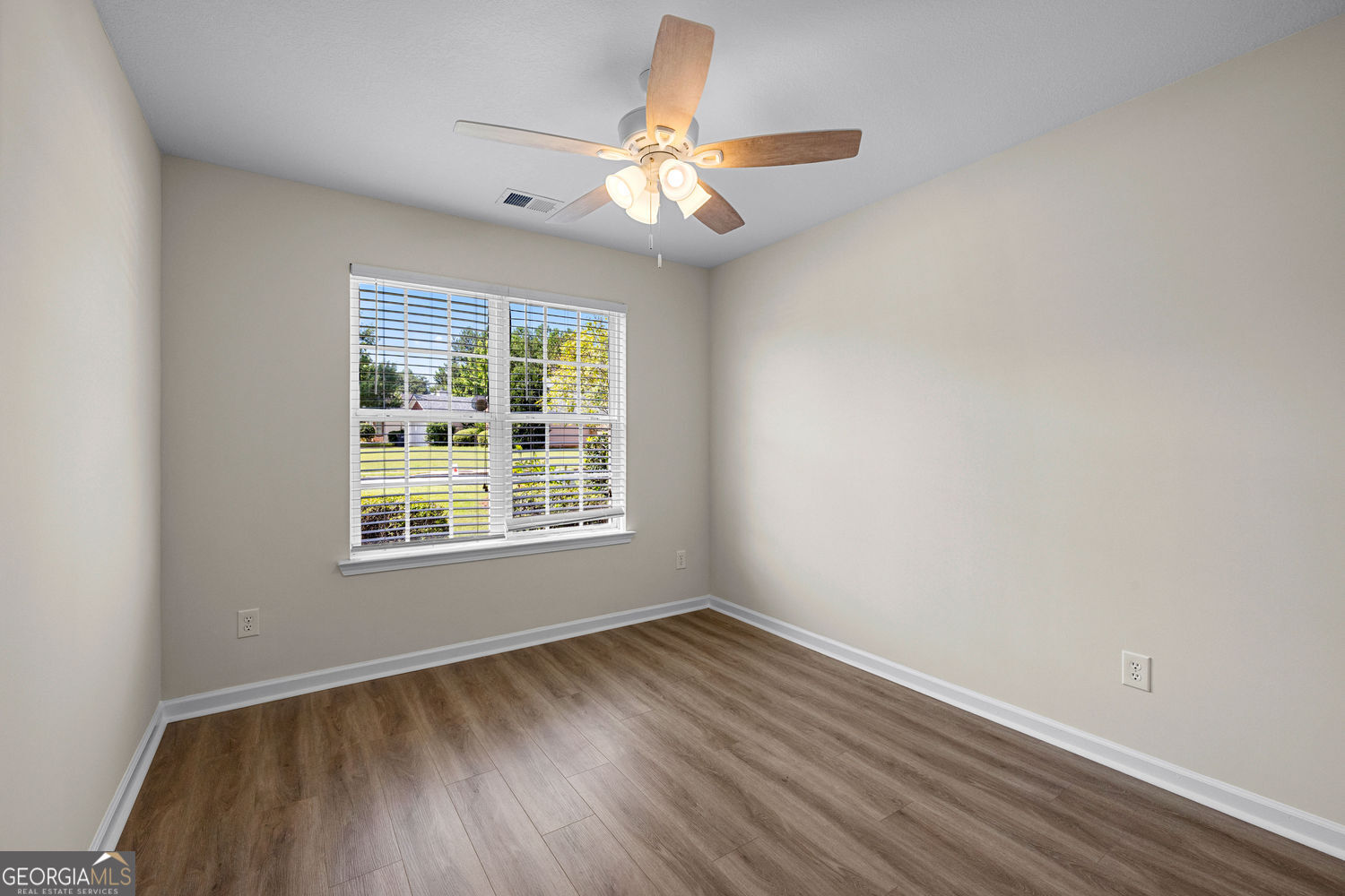 55 Lakeside Point Property Photo 32
