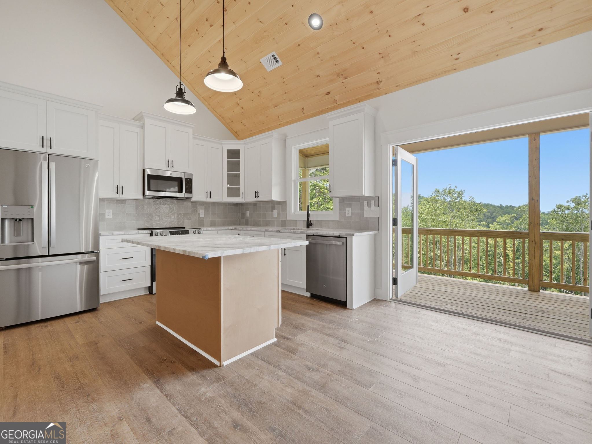 1521 Azure Lane Property Photo 6