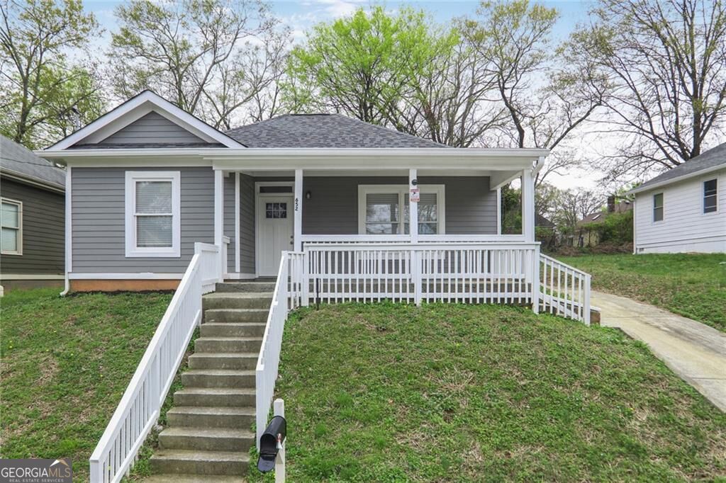 652 Hugh Street Sw Property Photo 1