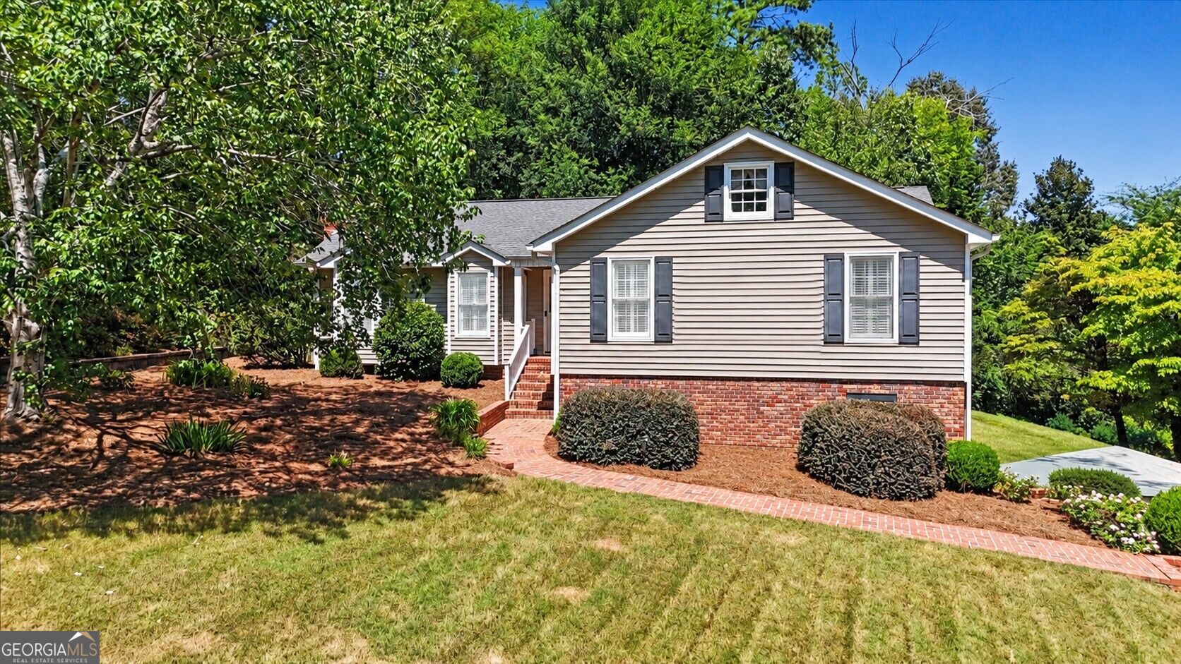 34 Cumberland Drive Se Property Photo 1