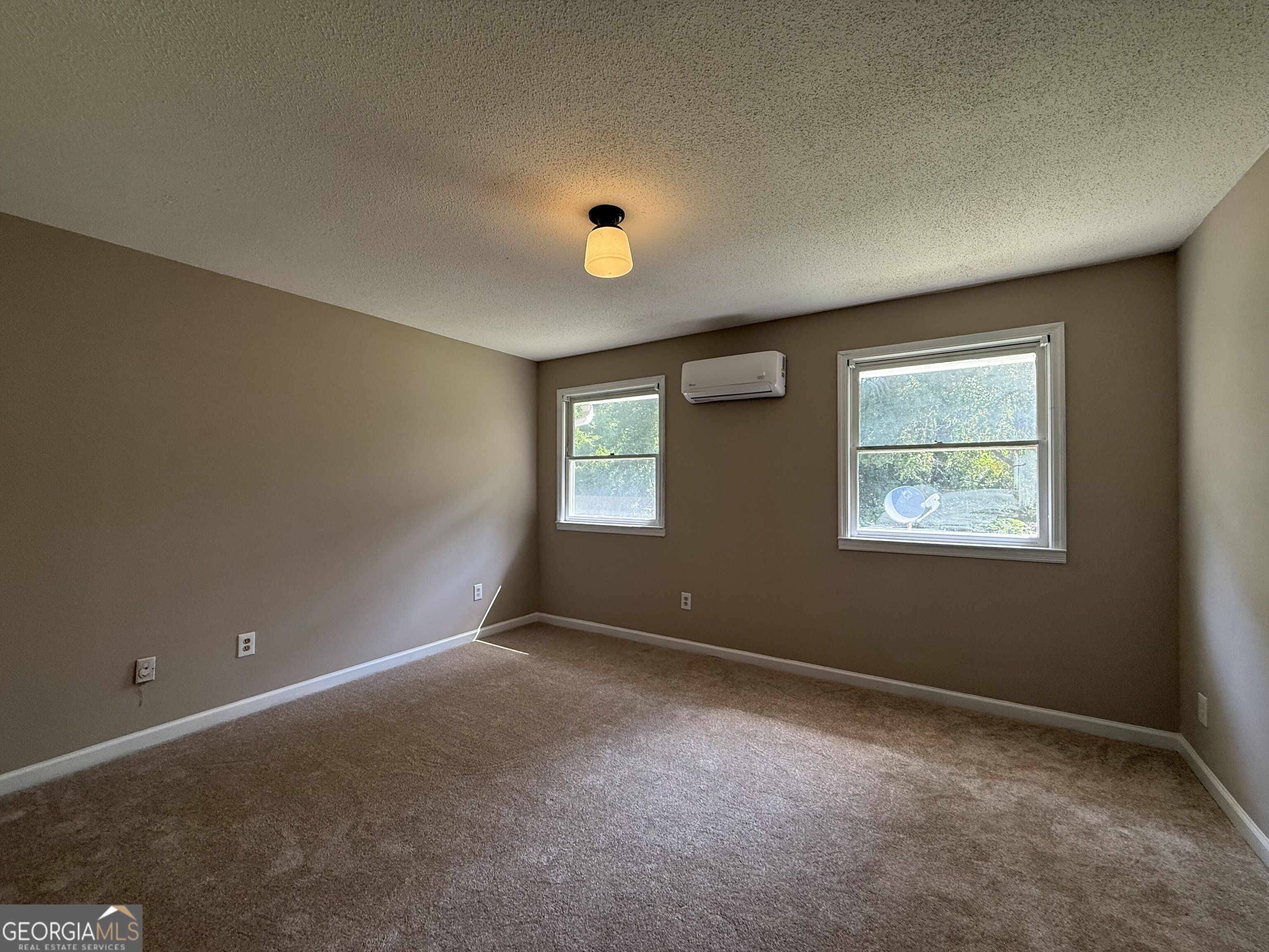 818 Ridge Avenue Property Photo 6