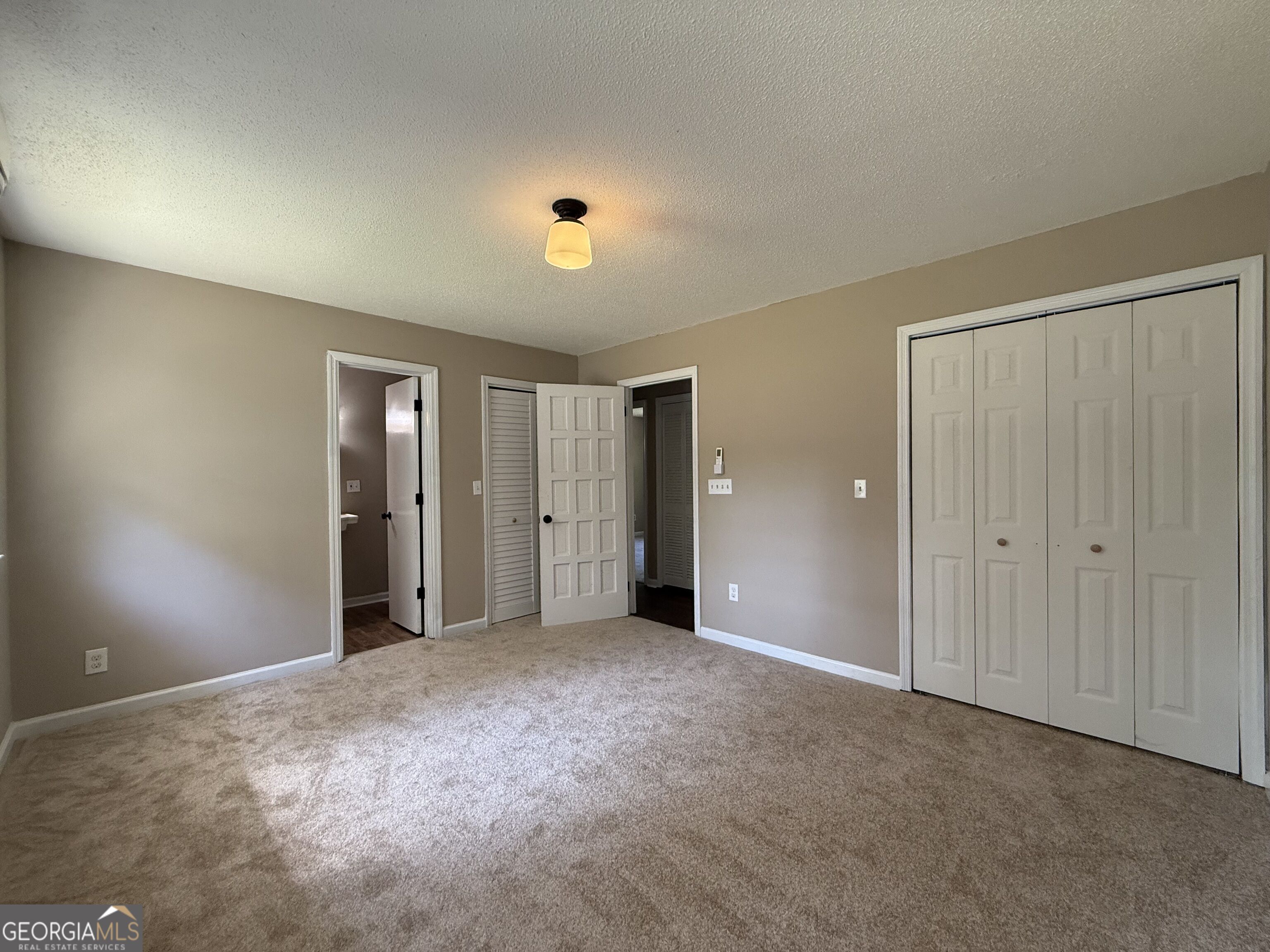 818 Ridge Avenue Property Photo 7