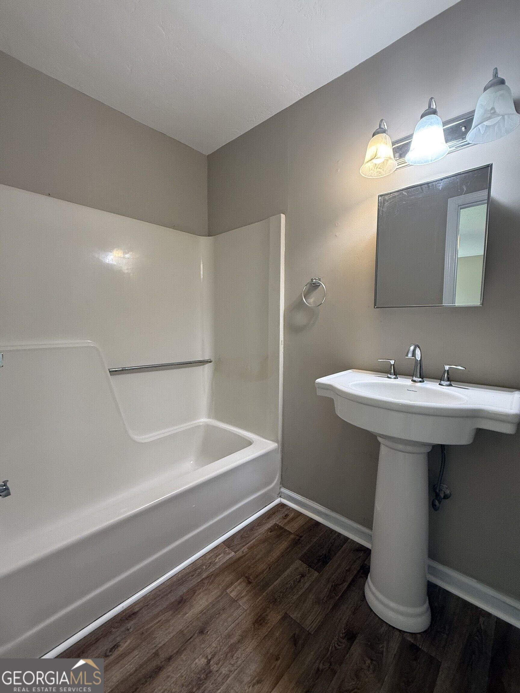 818 Ridge Avenue Property Photo 8