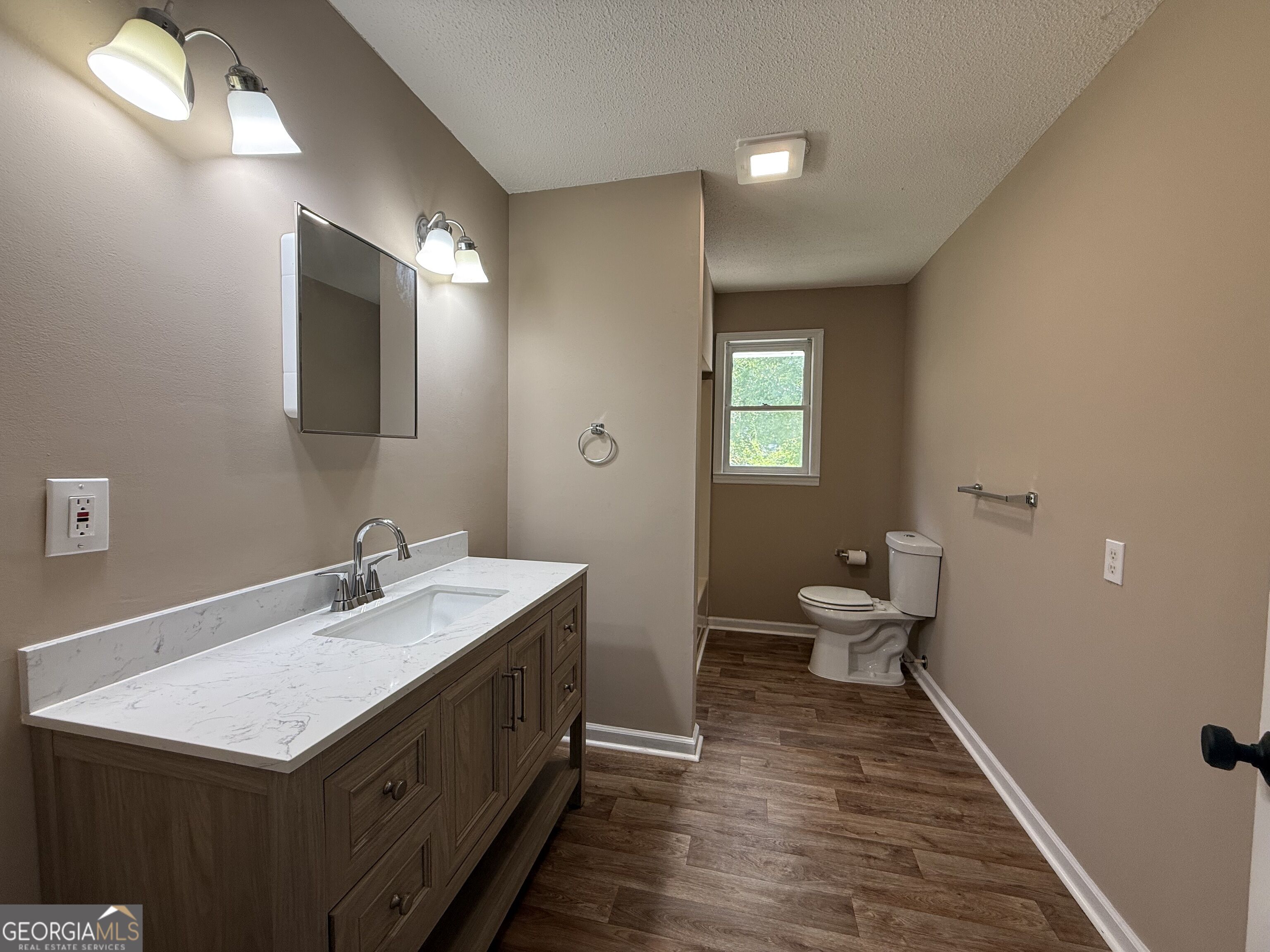 818 Ridge Avenue Property Photo 12