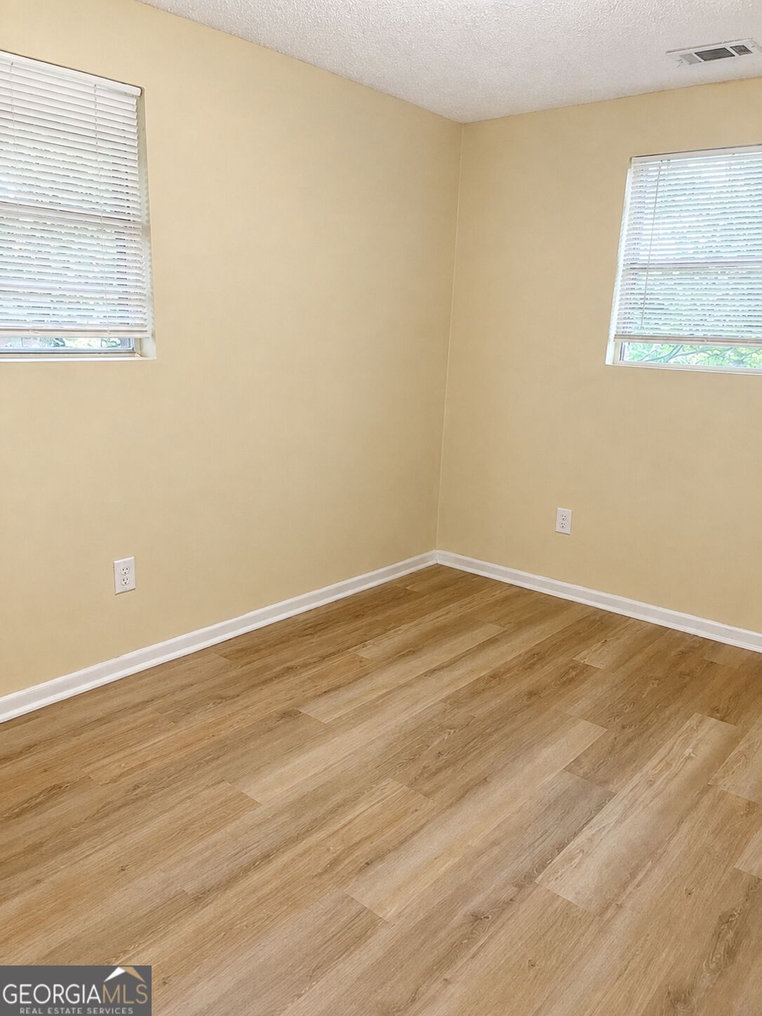 93 Forest Road Property Photo 12