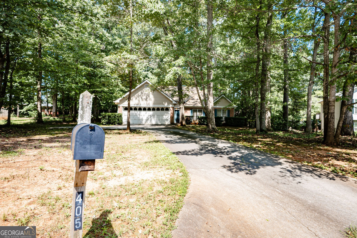 405 Radcliffe Trace Property Photo 2