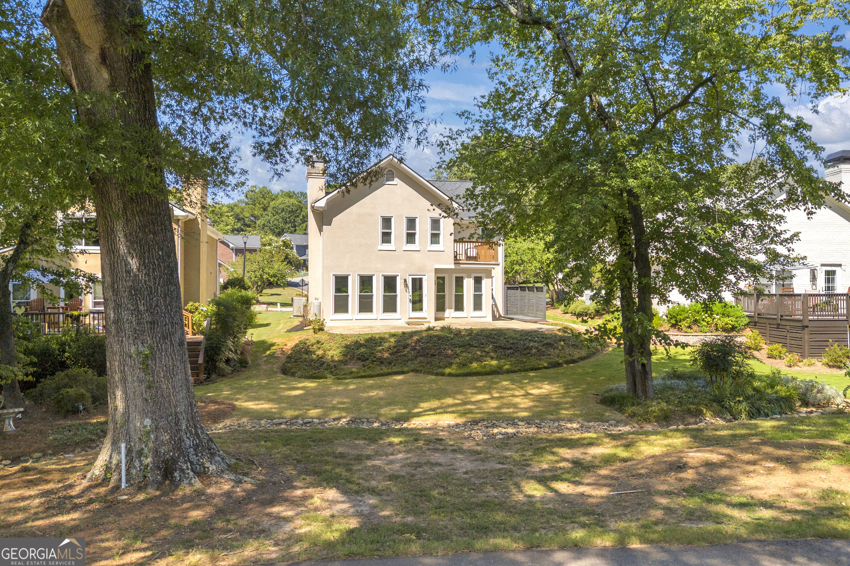 165 Cambridge Drive Property Photo 4