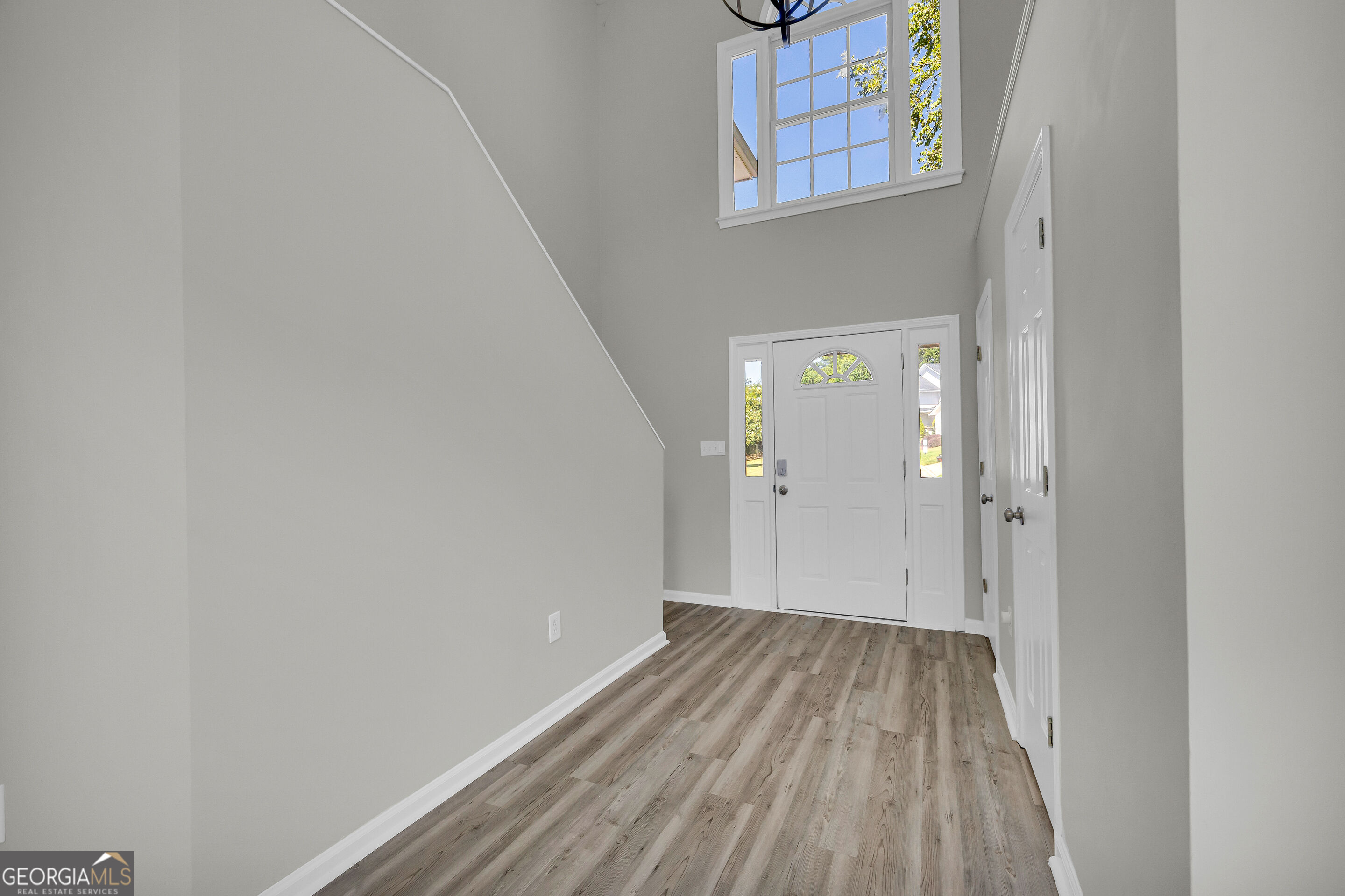 165 Cambridge Drive Property Photo 7