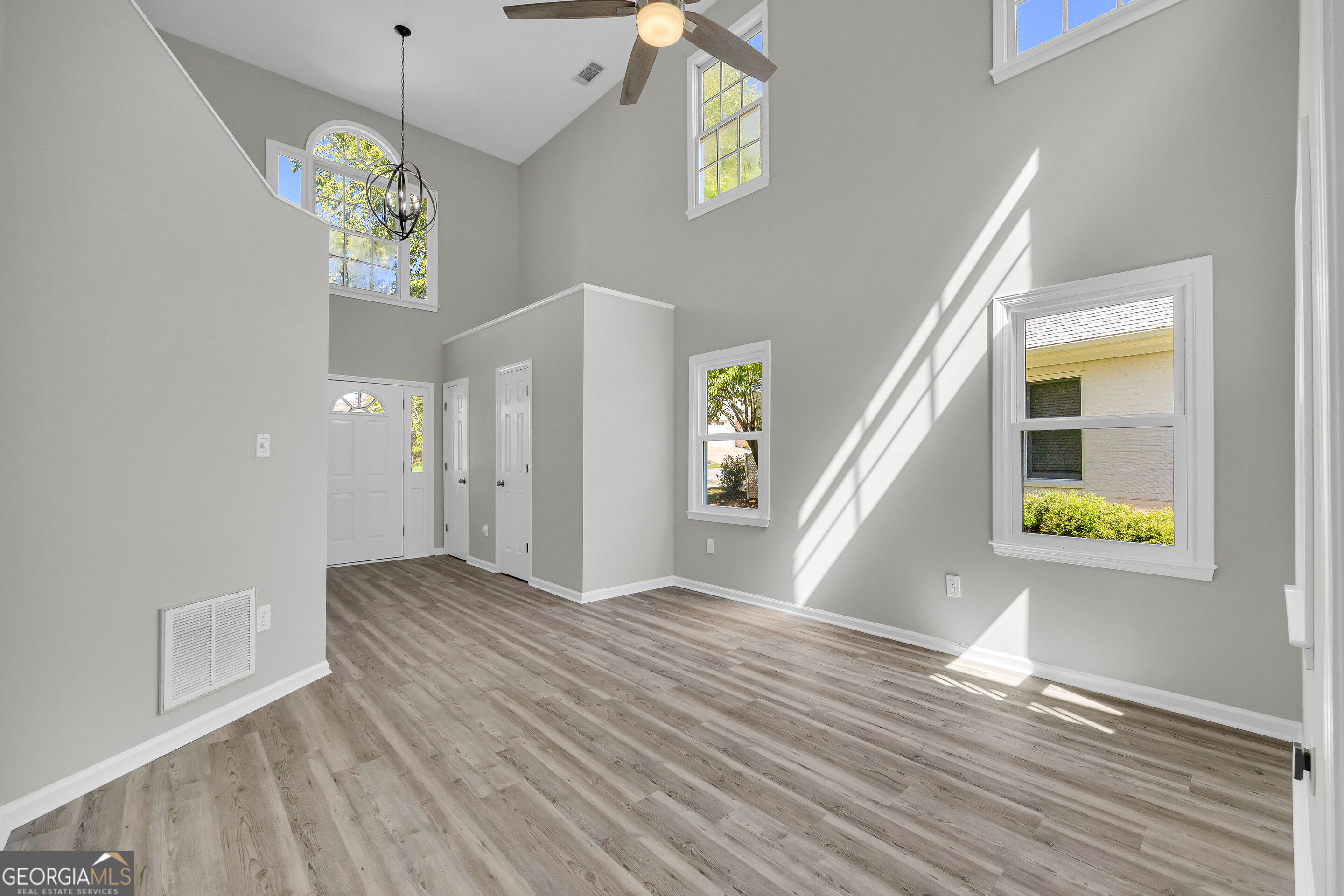 165 Cambridge Drive Property Photo 13