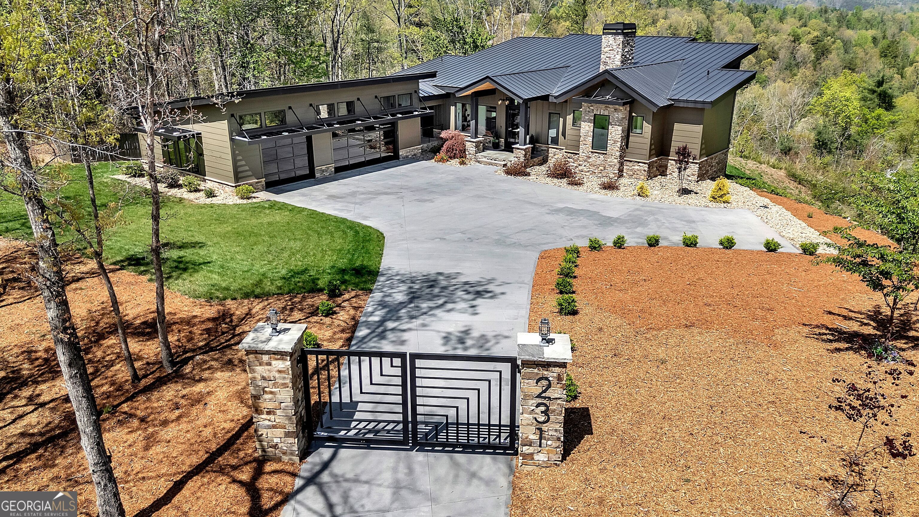231 Keowee Turtlehead Road Property Photo 2