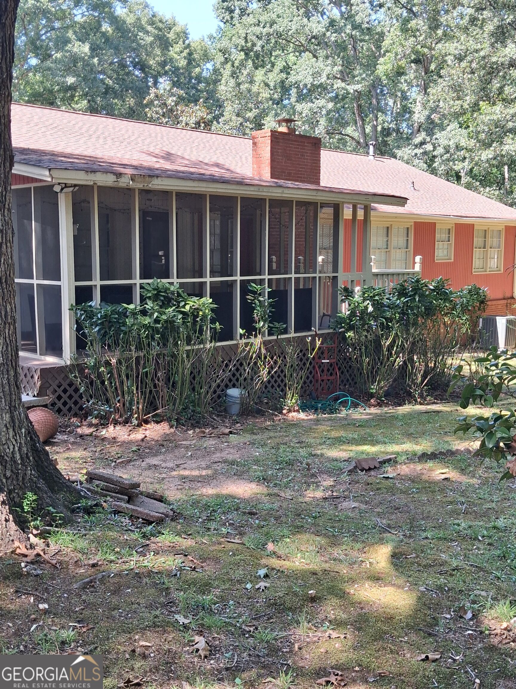 2589 King Circle Se Property Photo 5