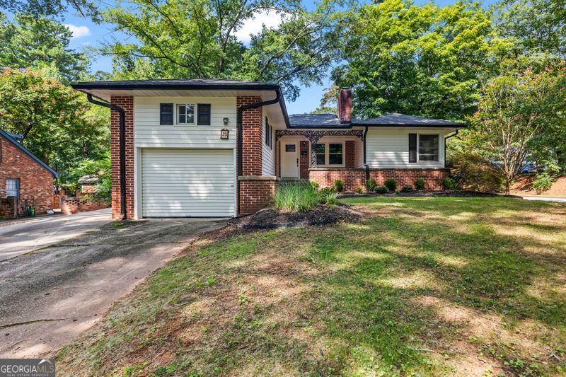 25 Lakeshore Drive Property Photo 1