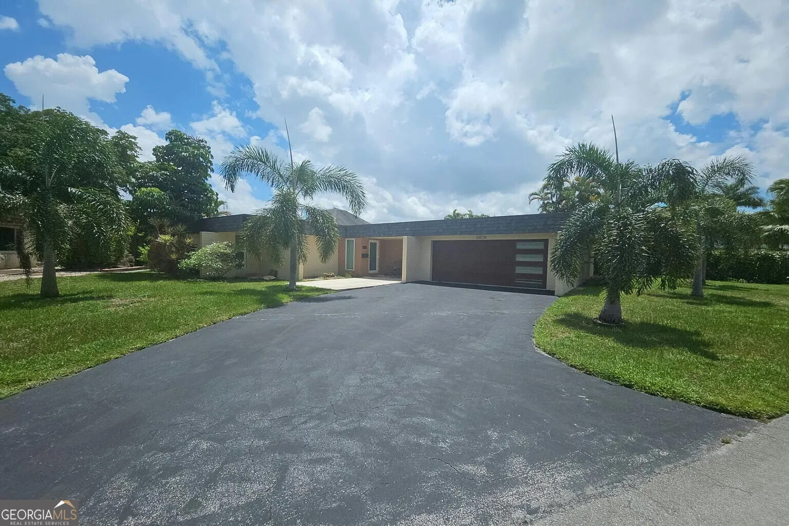 6104 Royal Poinciana Lane