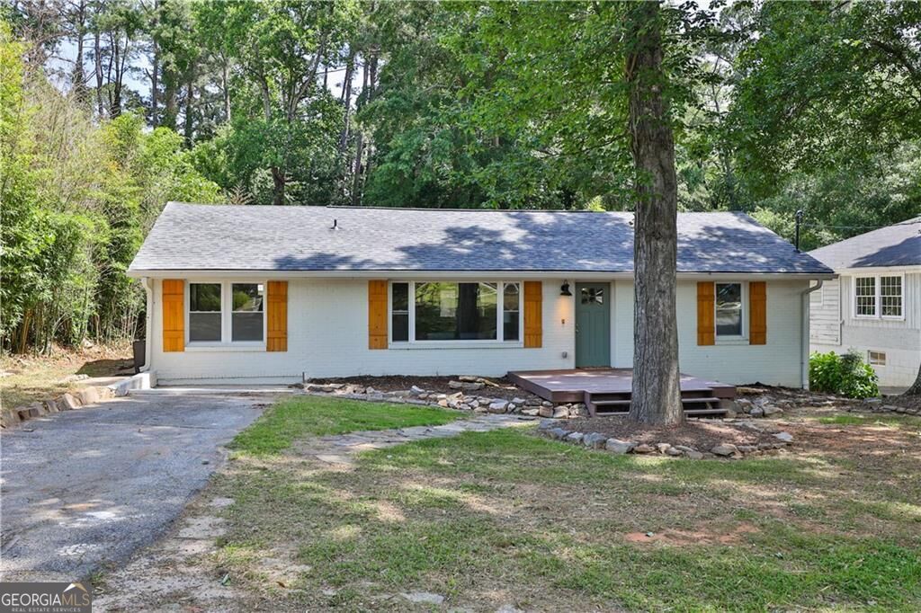 1976 Dering Circle NE Property Photo 1