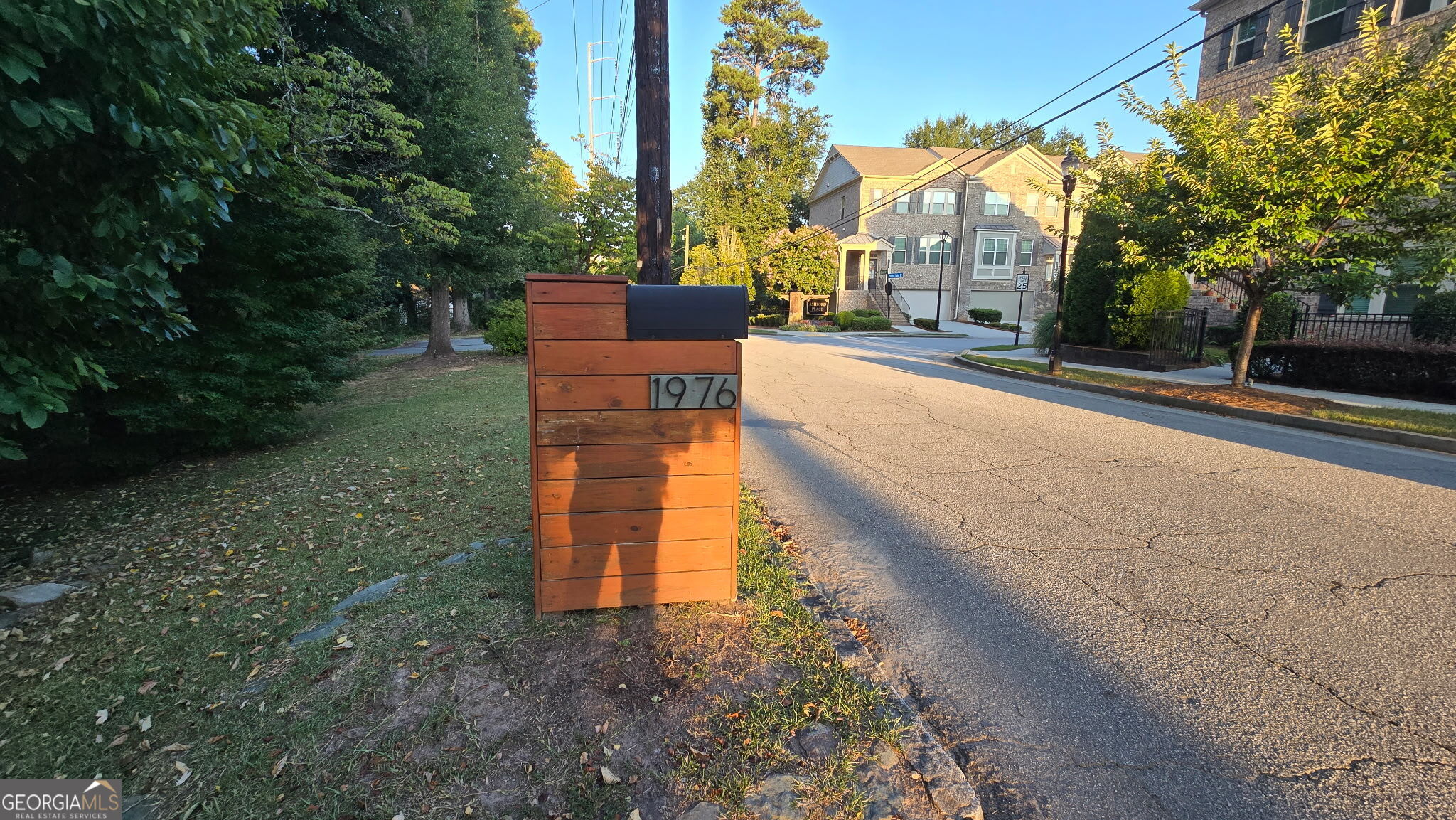 1976 Dering Circle Ne Property Photo 3