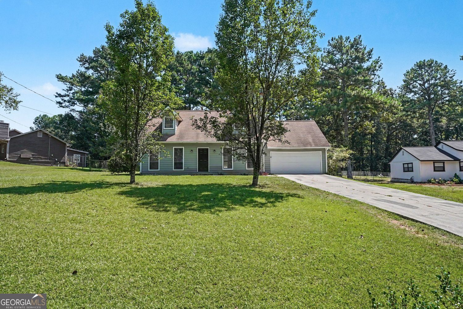 9042 Chestnut Lake Drive Property Photo 1