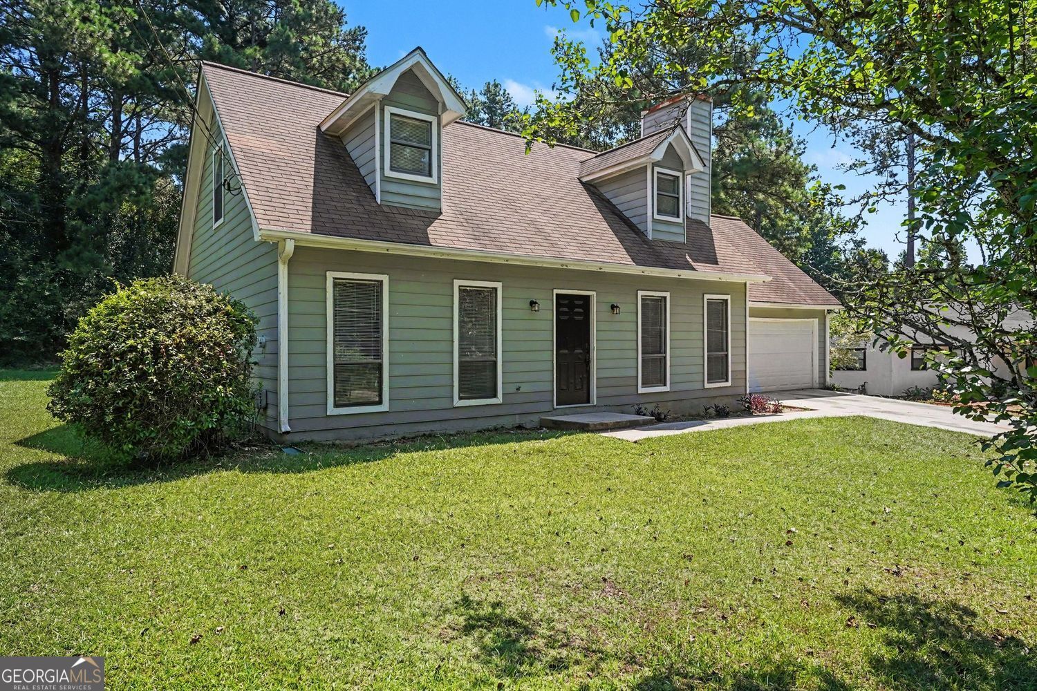 9042 Chestnut Lake Drive Property Photo 3