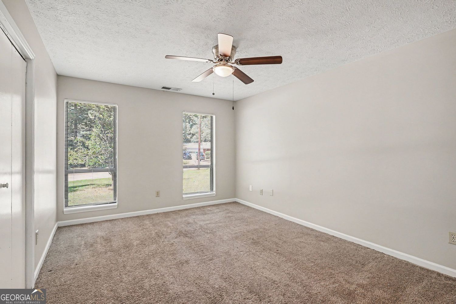9042 Chestnut Lake Drive Property Photo 11