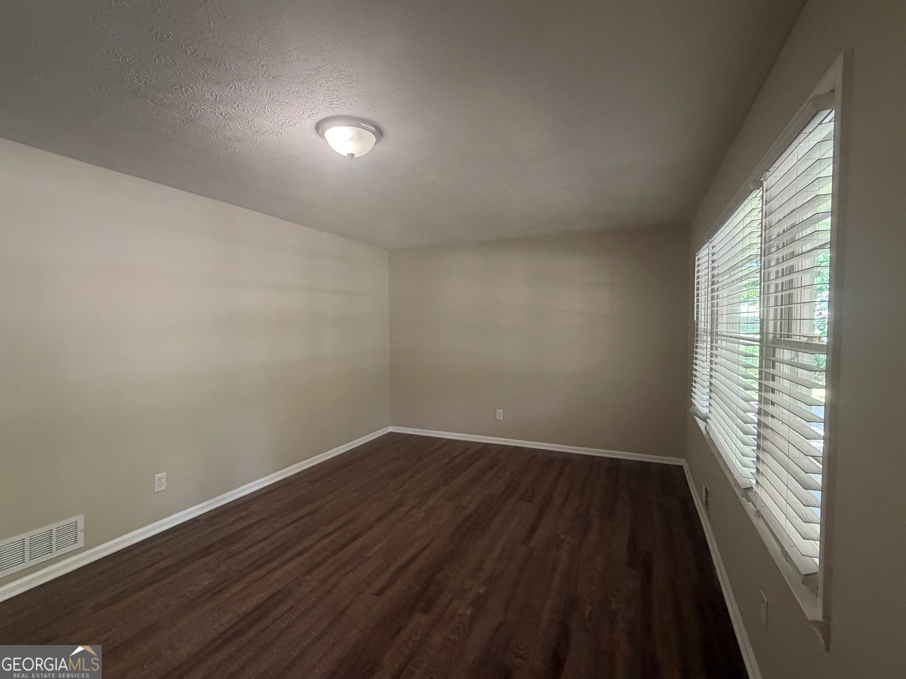 3964 Summit Drive Property Photo 4
